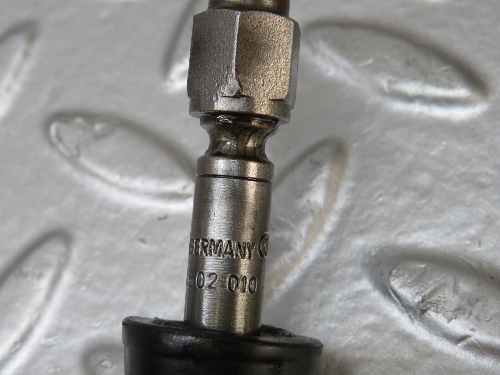 26249 Mercedes-Benz W116 450SE Fuel Injector Bosch 0437502010
