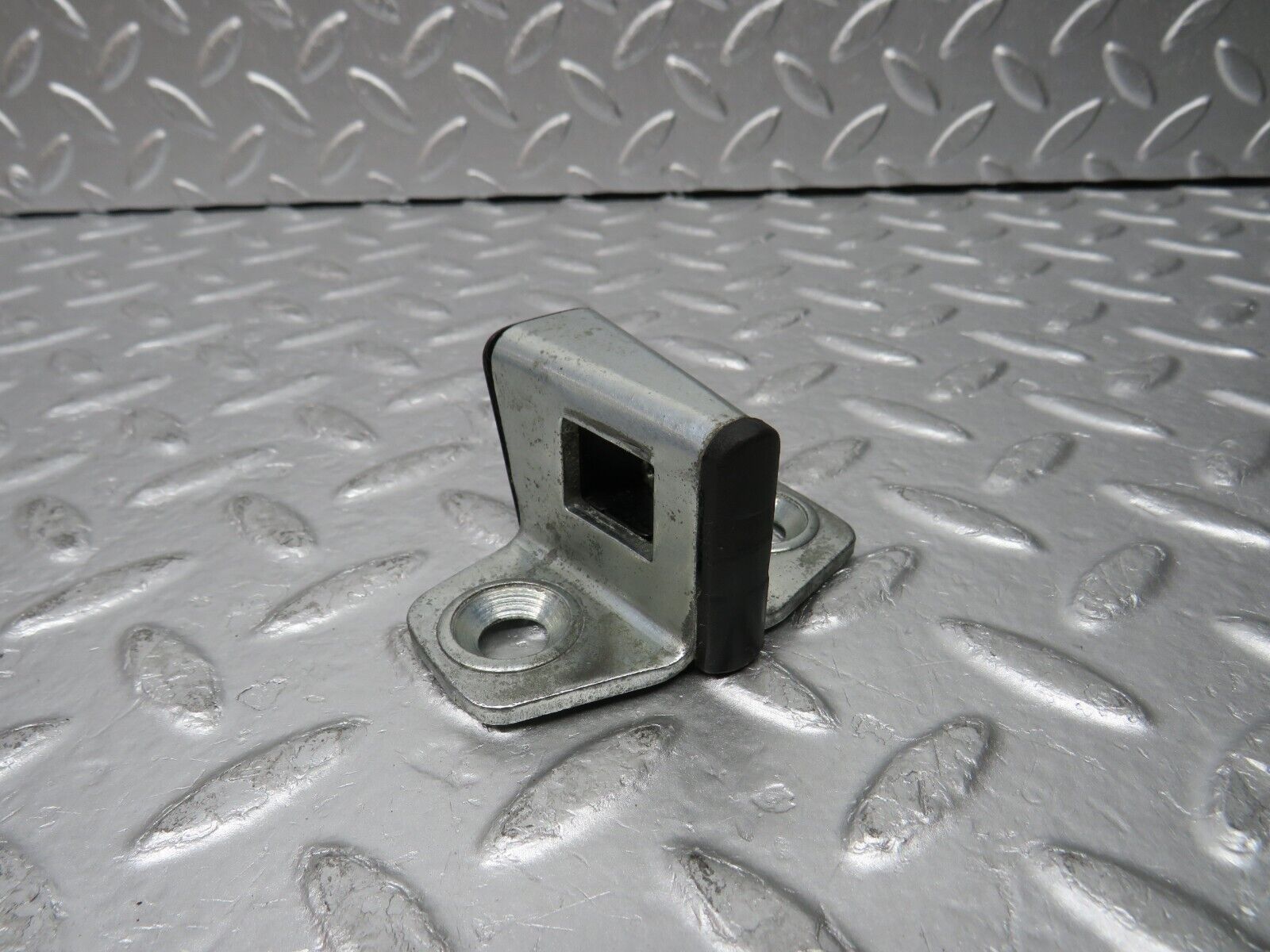 30752 Mercedes-Benz W201 190E 2.0L Door Lock Latch
