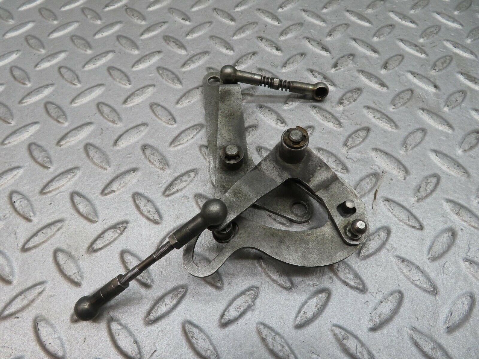 12470 Mercedes-Benz W108 280SE 3.5 Throttle Linkage
