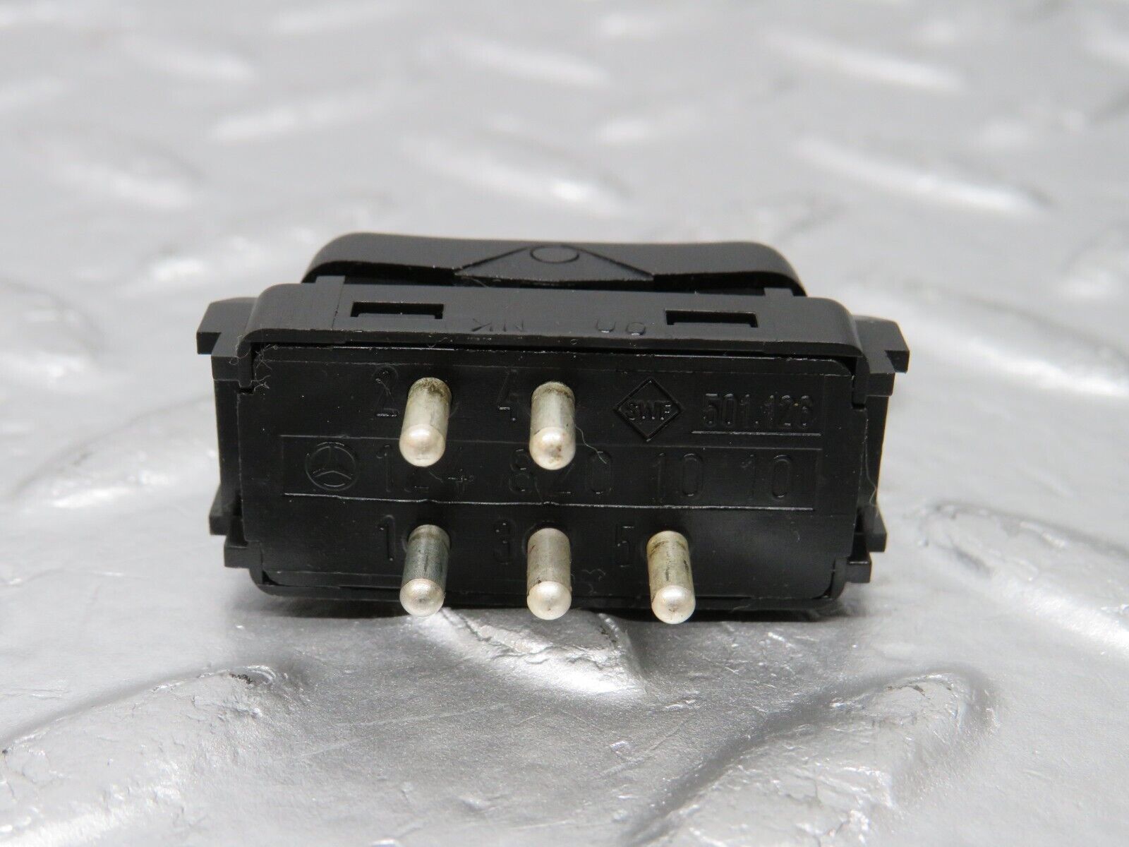 34056 Mercedes-Benz W124 260E Rear Windscreen Defroster Switch 1248201010