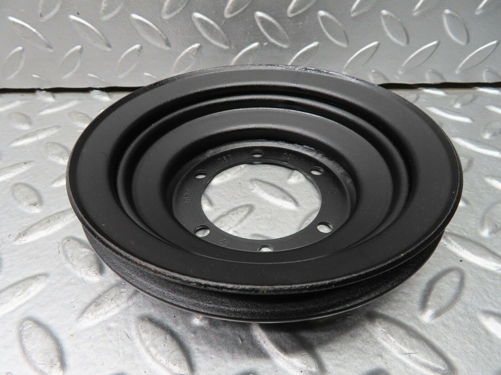 21284 Mercedes-Benz W123 230E Crankshaft Pulley 1020320404
