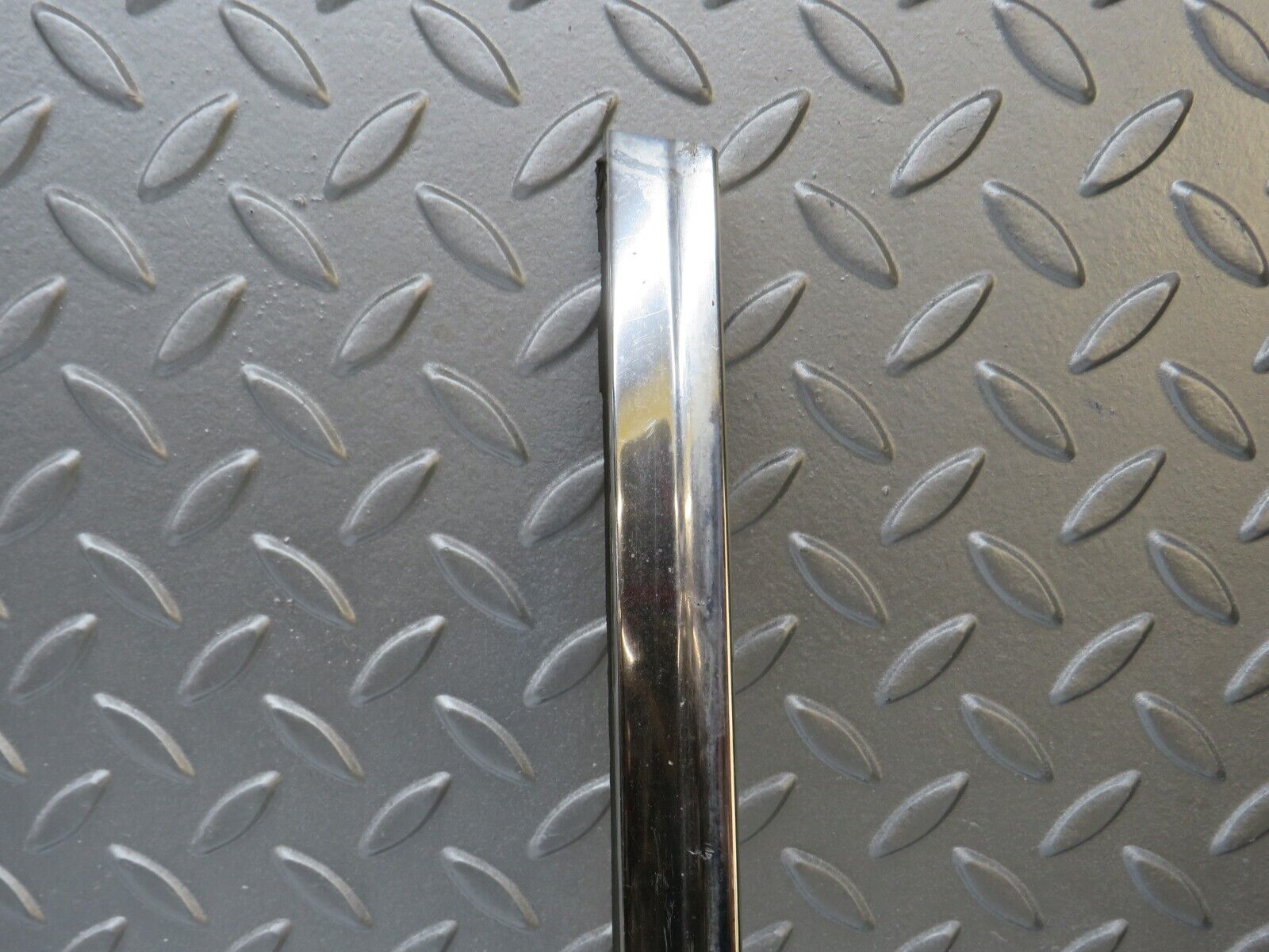 40263 Mercedes-Benz R107 Front Windscreen Chrome Frame