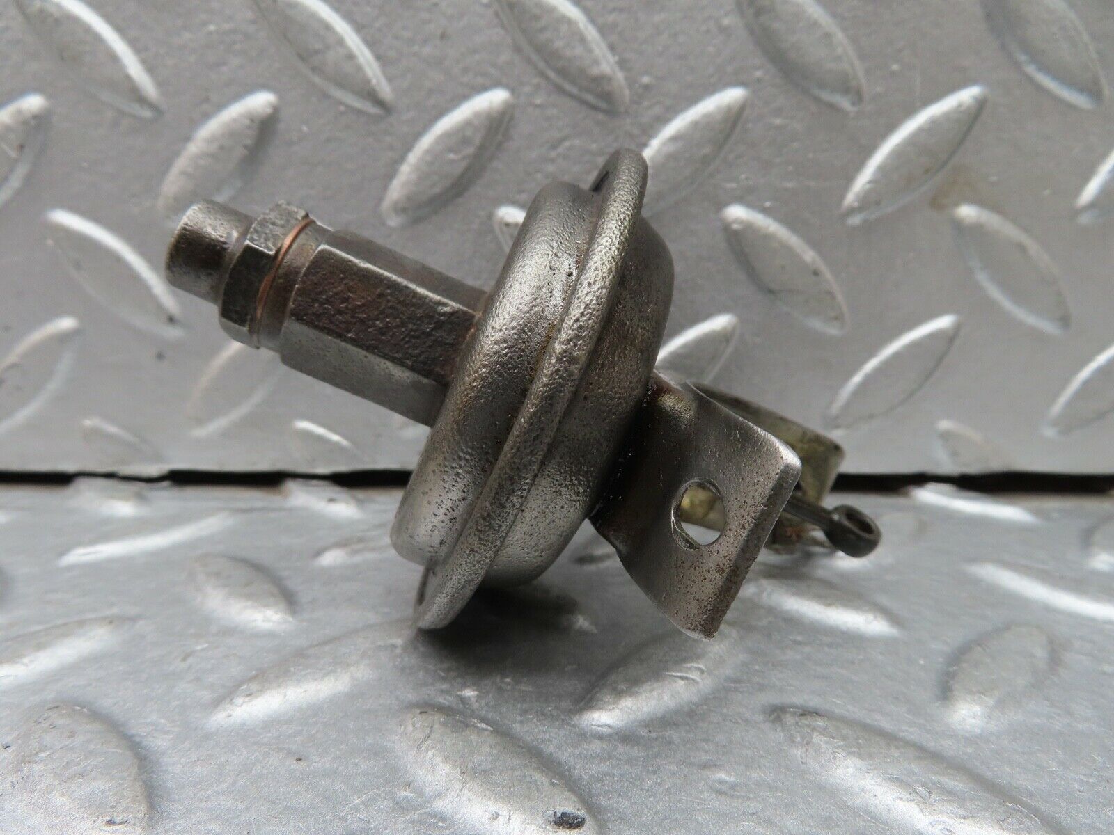 18574 Mercedes-Benz W136 170V Ignition Distributor Vacuum Control Valve