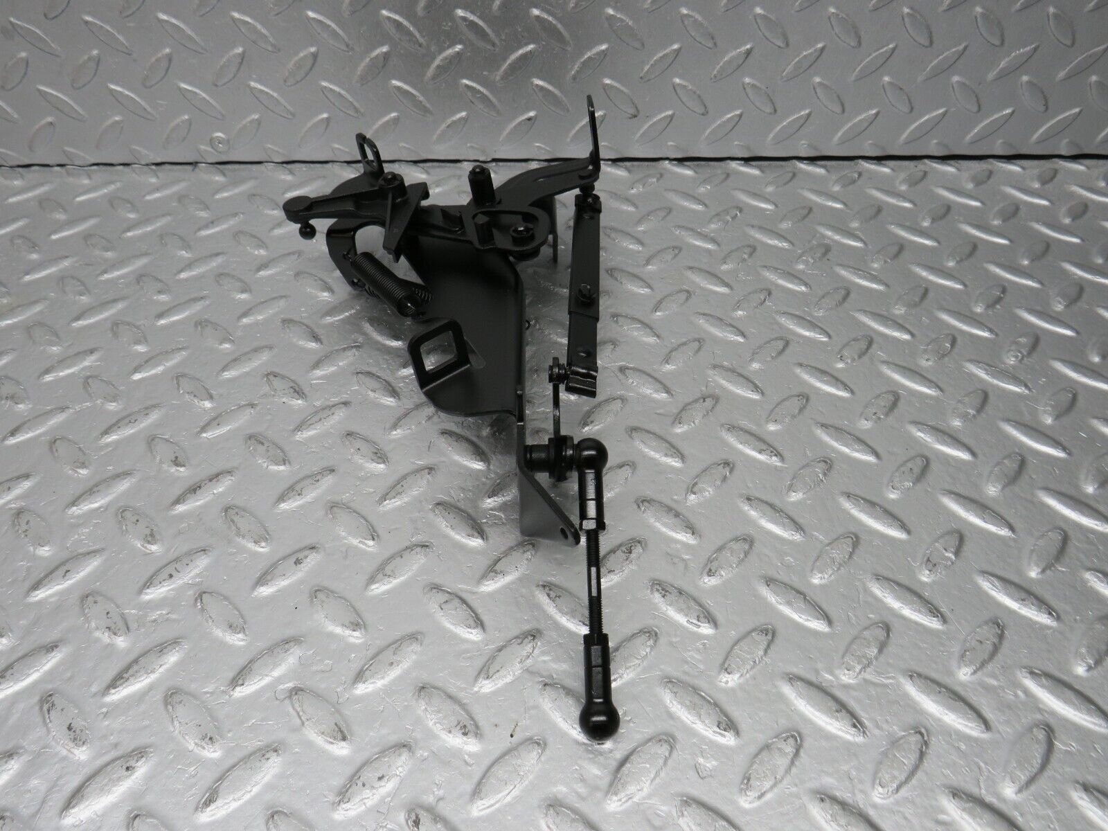 39576 Mercedes-Benz R129 320SL Coupe Throttle Linkage 1040702321