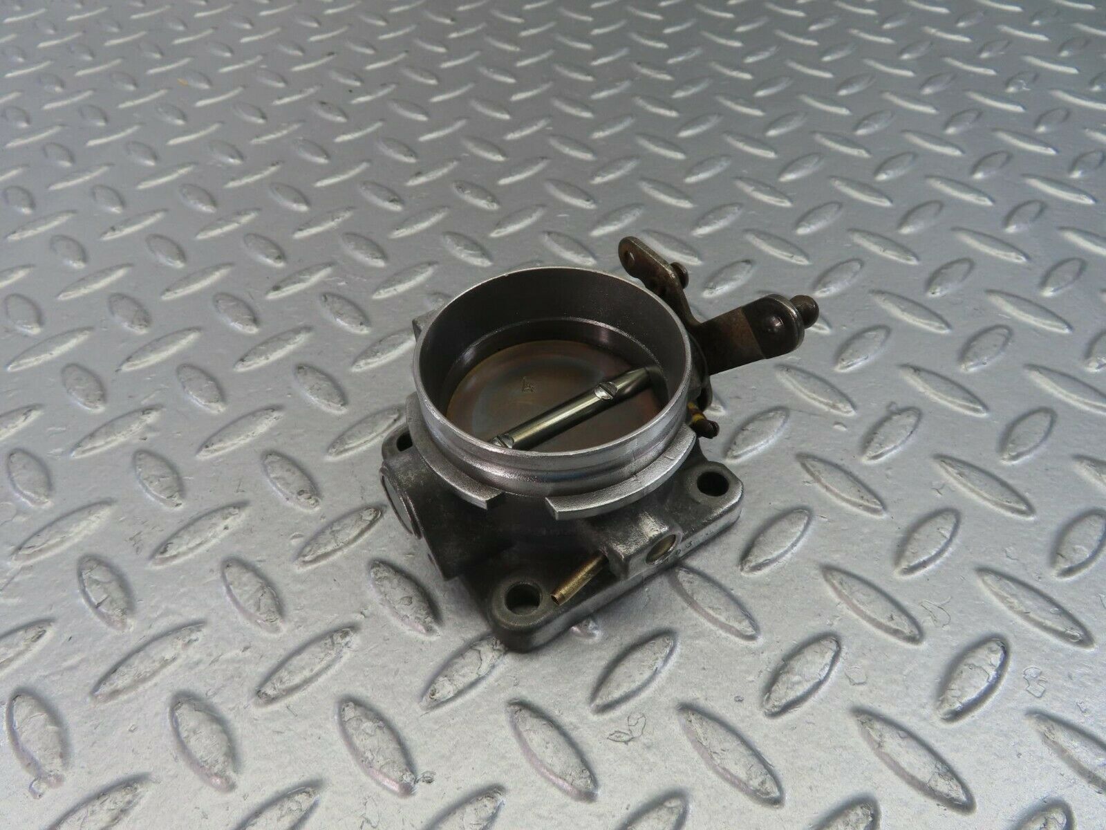 10796 Mercedes-Benz W123 230E Throttle Body