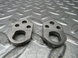 R107 SLC fuel injector bracket pair used OEM