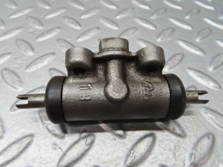 18304 Mercedes-Benz W111 220SE Coupe Rear Right Brake Shoe Accessory Set