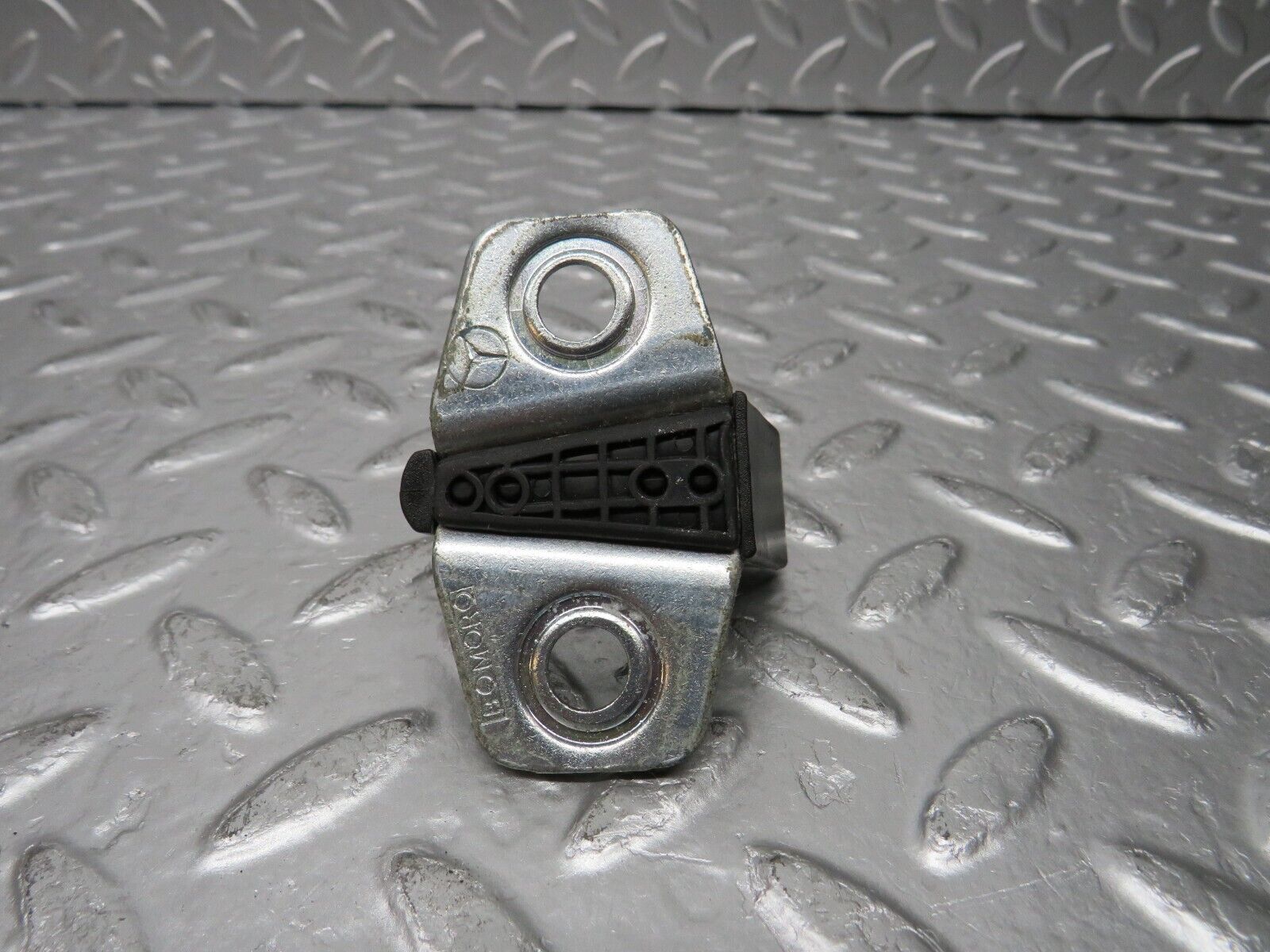 30754 Mercedes-Benz W201 190E 2.0L Door Lock Latch