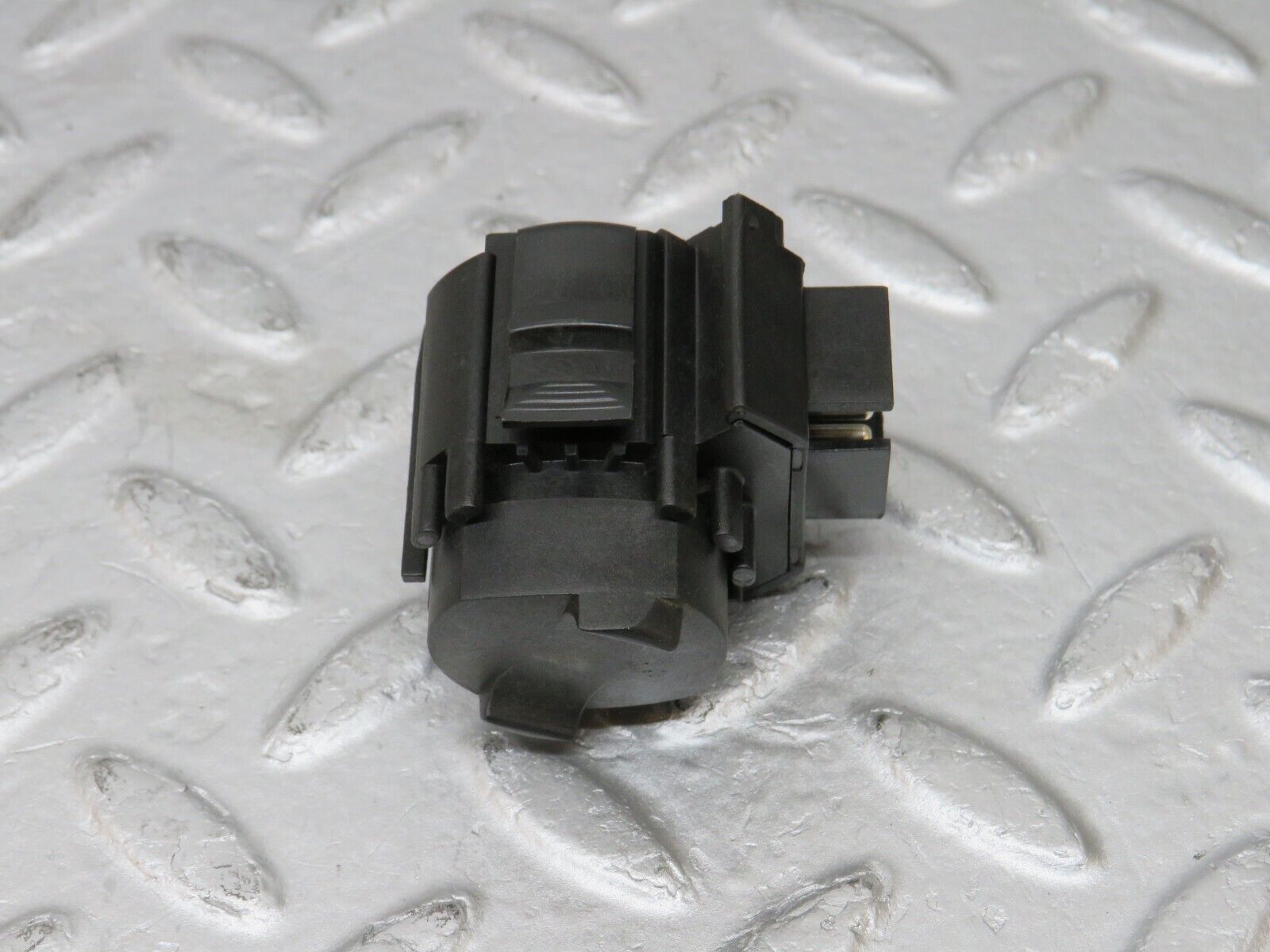 36695 Mercedes-Benz W201 190E 2.0L Kick Down Switch 0025452214