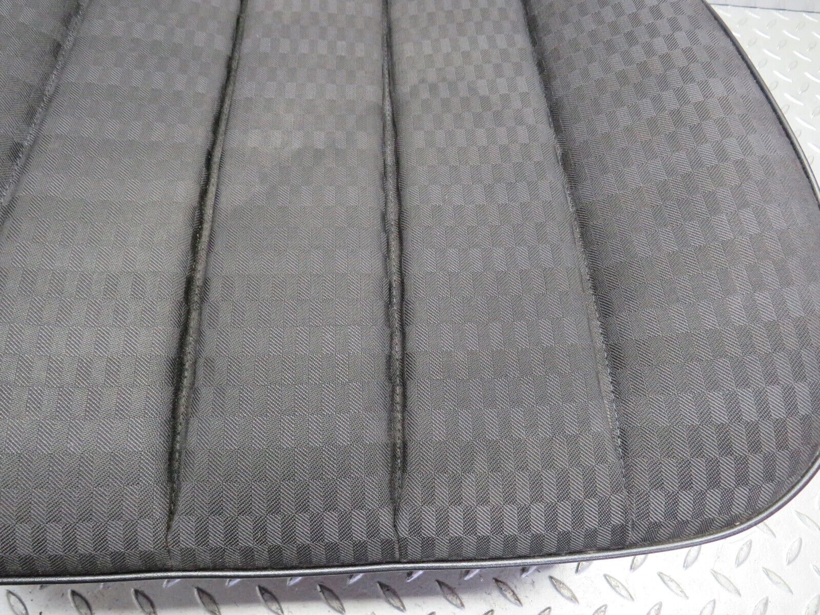 31576 Mercedes-Benz W201 190LE 1.8L Front Right Driver Seat Black