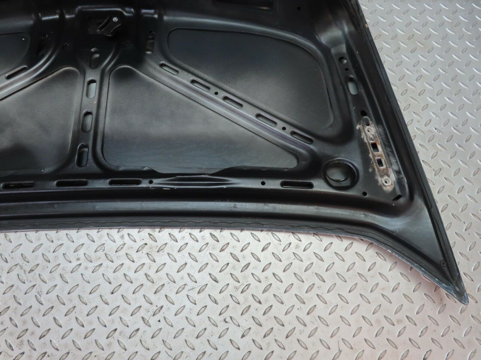 16515 Mercedes-Benz W124 260E Boot Lid Trunk Door