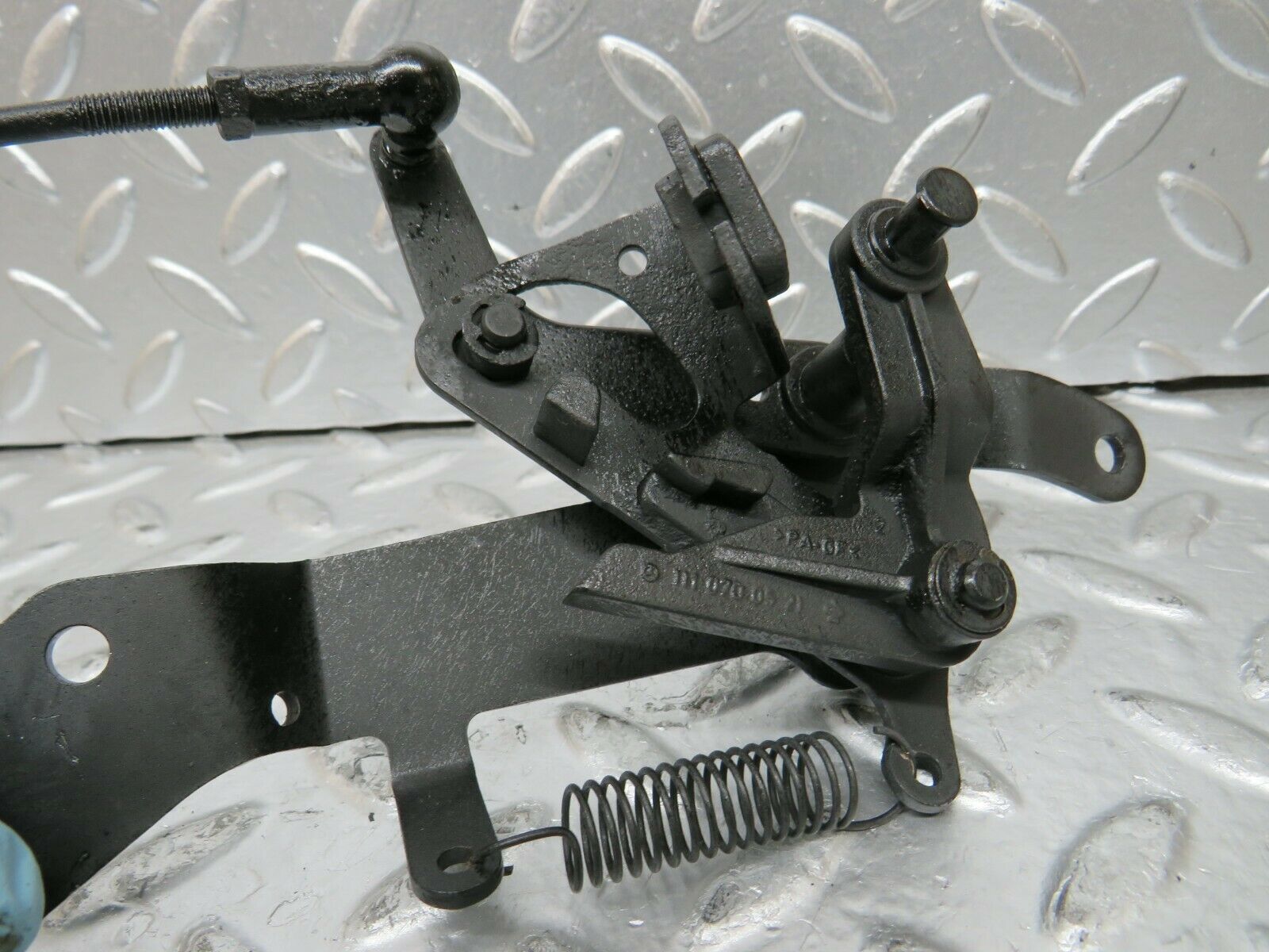 24348 Mercedes-Benz S124 220TE Wagon Throttle Linkage