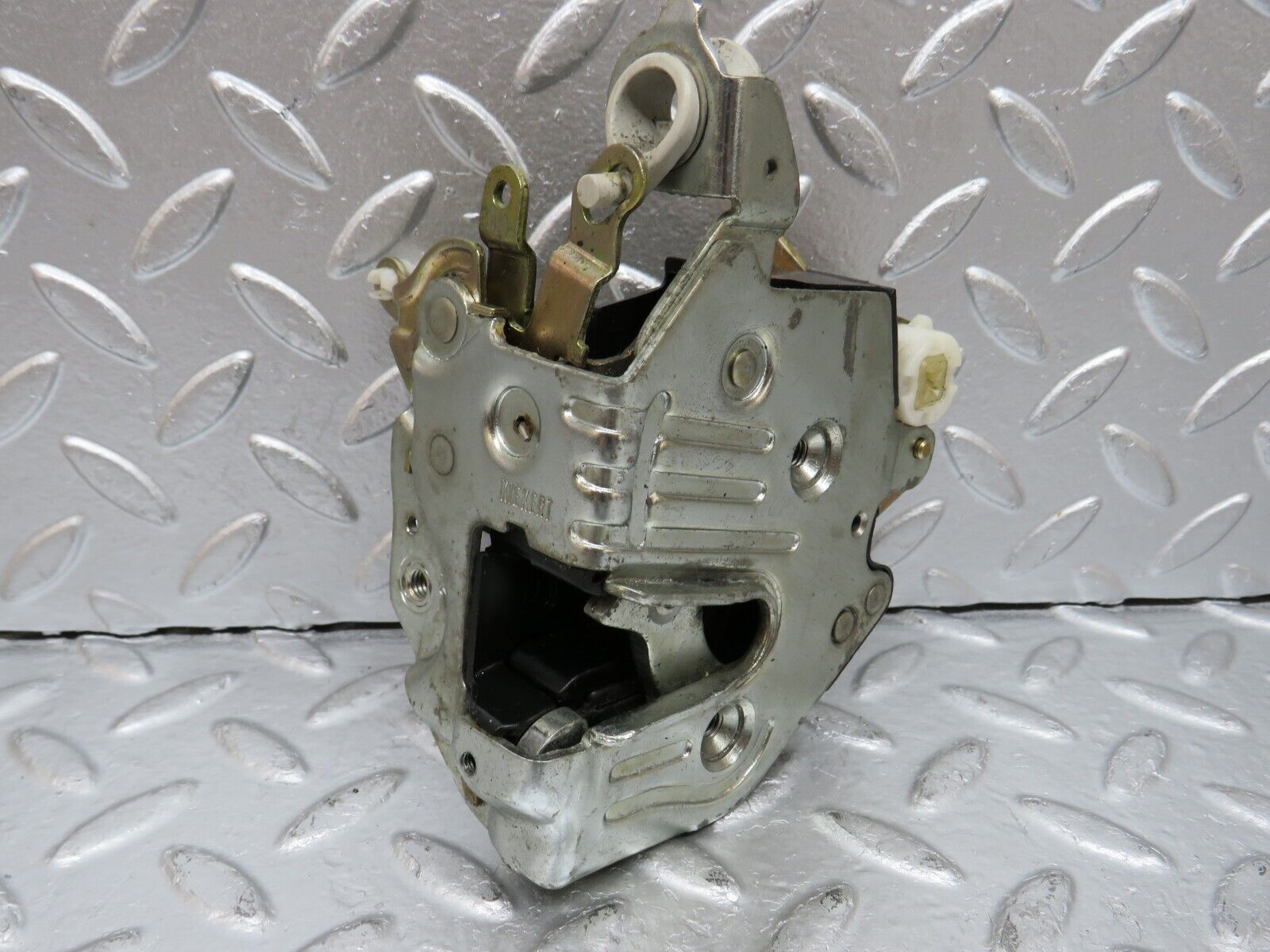 29344 Mercedes-Benz W124 230E Front Right Door Lock Mechanism