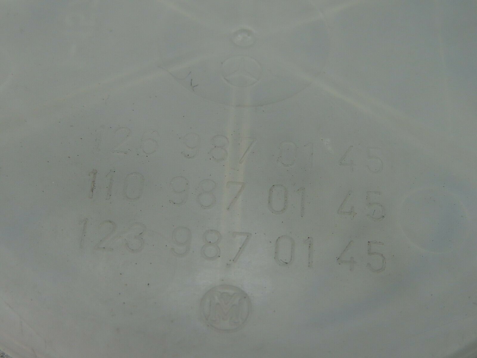 4931 Mercedes-Benz W123 200 Shock Access Cover Lid 1239870145