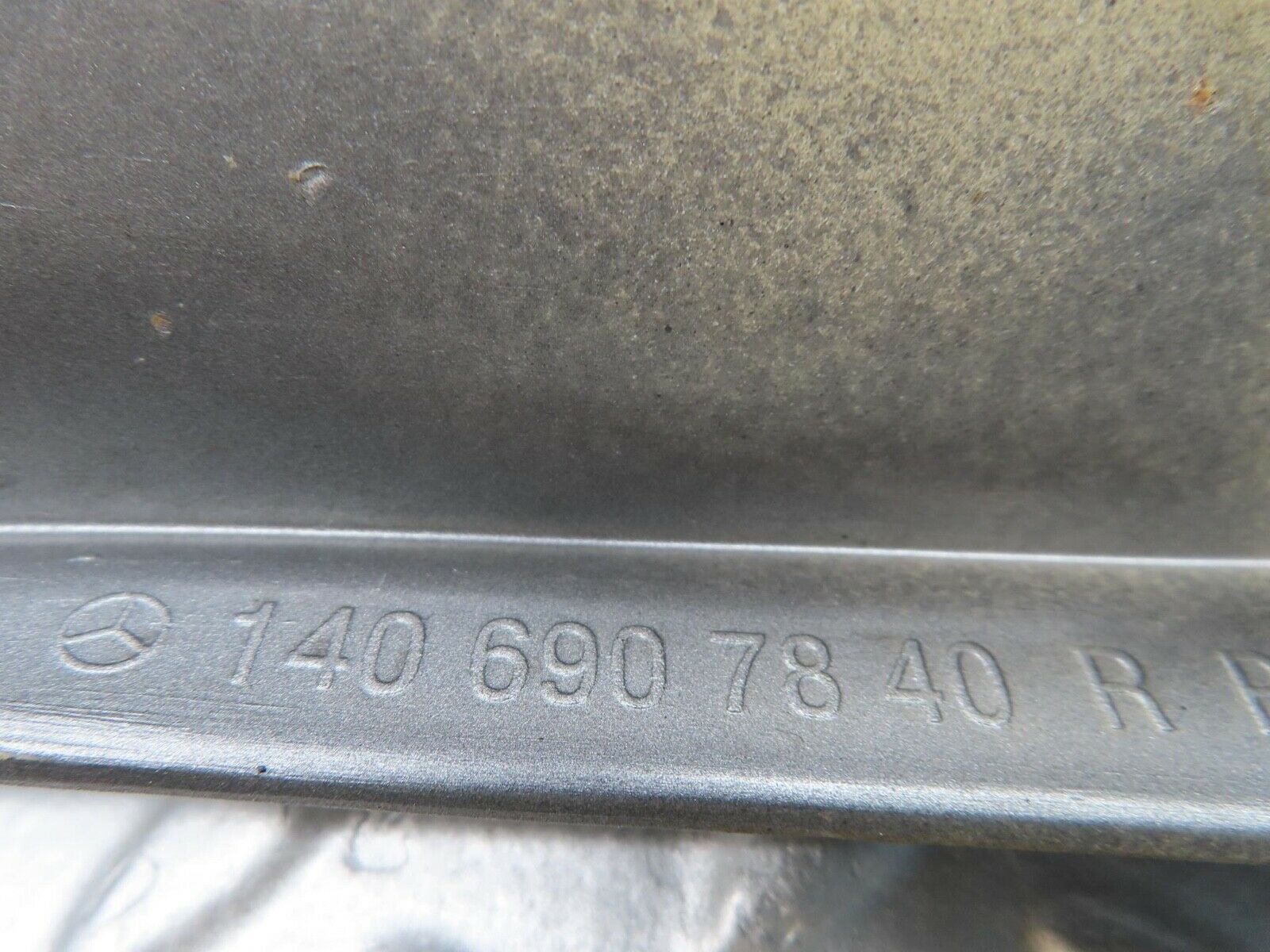 14918 Mercedes-Benz W140 S320 Rear Right Fender Wing Moulding Trim 1406907840