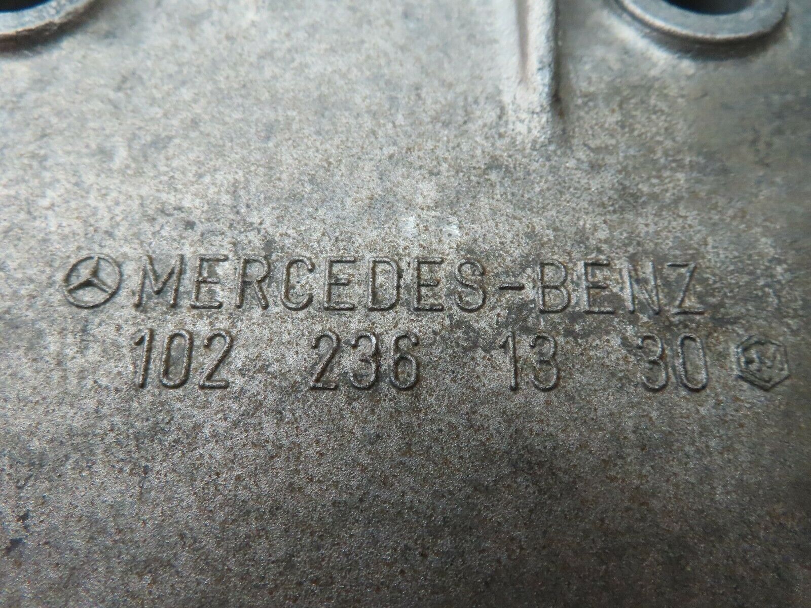 5645 Mercedes-Benz W124 230E Power Steering Pump Bracket 1022361330
