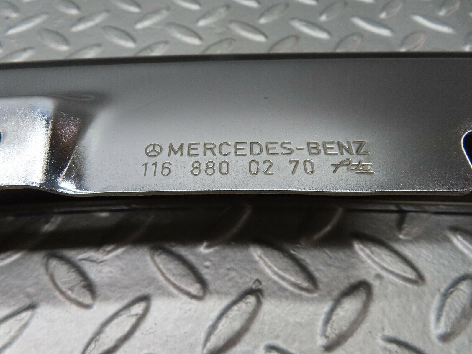 18156 Mercedes-Benz W116 450SEL Front Right Upper Bumper Corner 1168800270