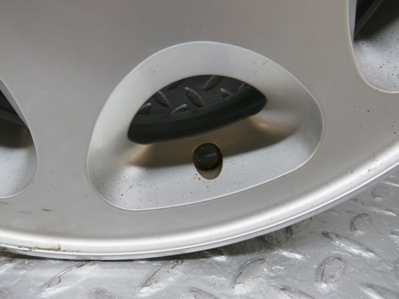 38187 Mercedes-Benz A124 Alloy Wheel 7Jx15H2 ET41 1244011302