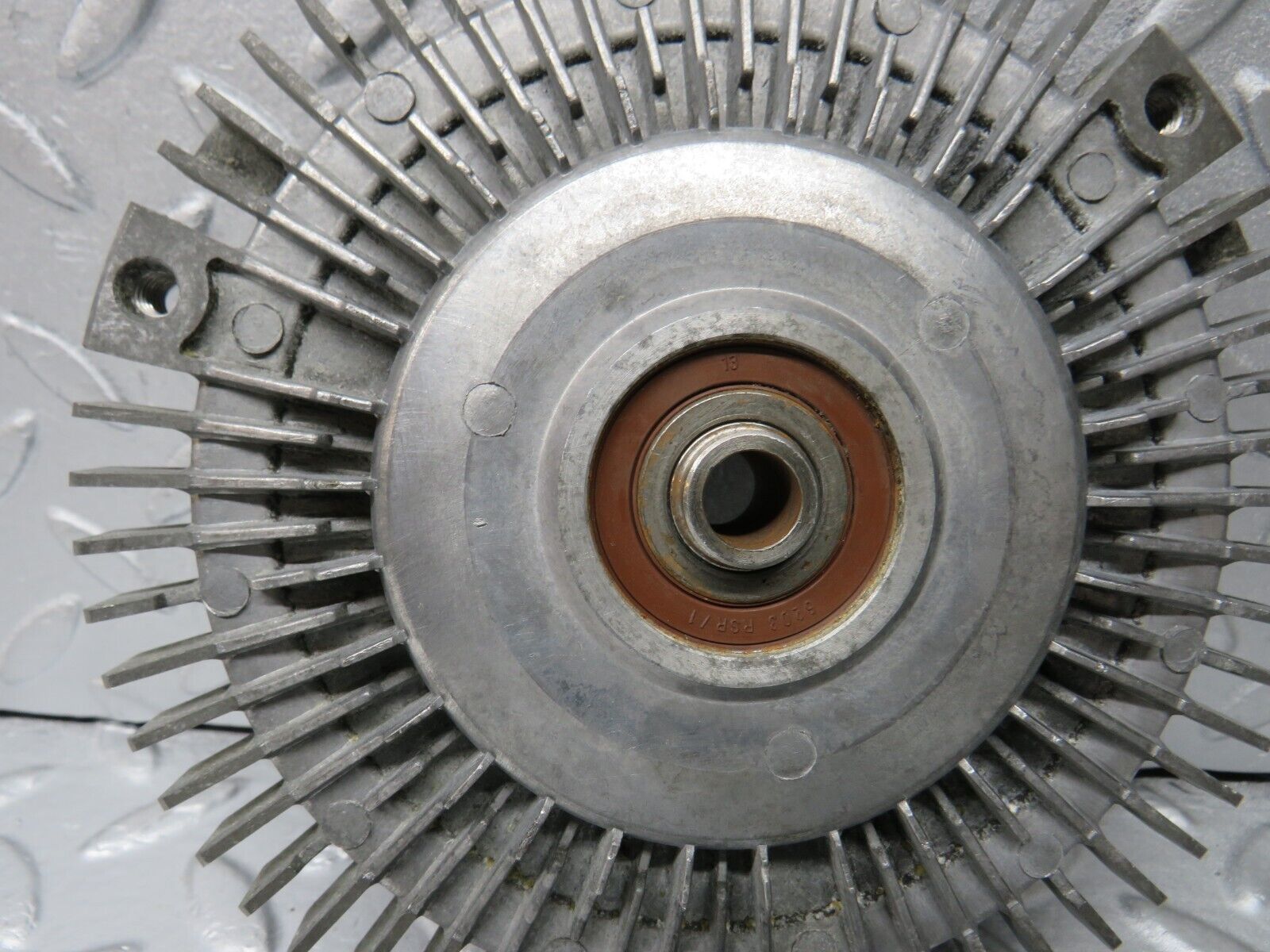 38052 Mercedes-Benz A124 320E Cabriolet Engine Cooling Fan Clutch