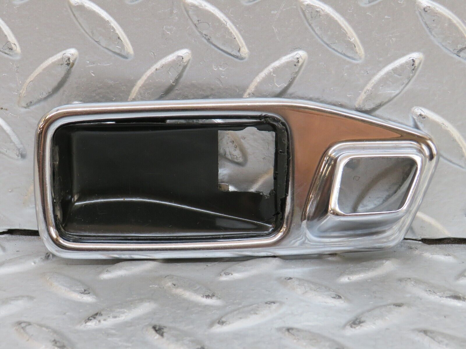 28293 Mercedes-Benz S123 240D Chrome Frame For Door Opener Left 1167660111