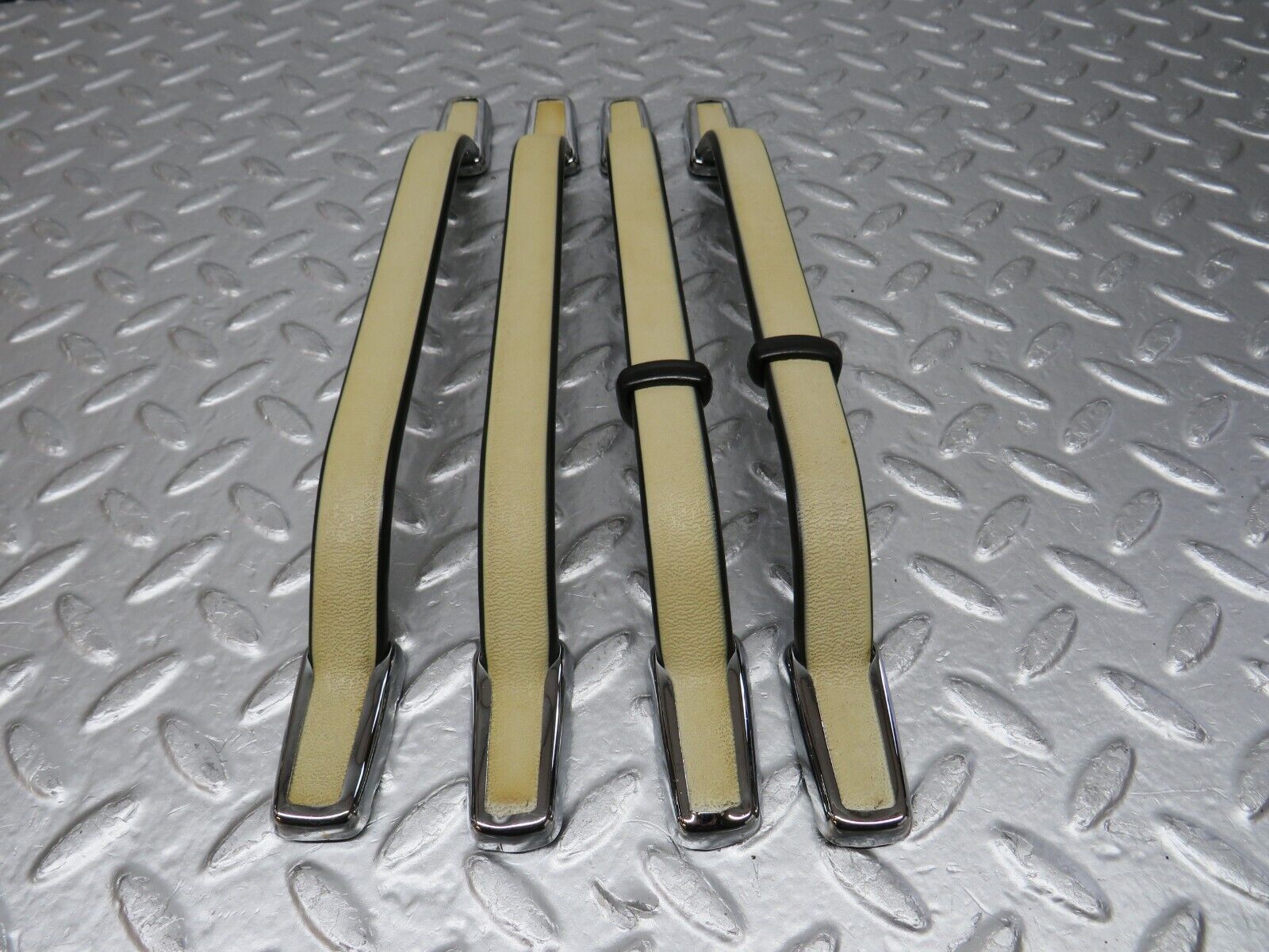 0650 Mercedes-Benz C107 350SLC Coupe Interior Roof Grab Handle Set Beige