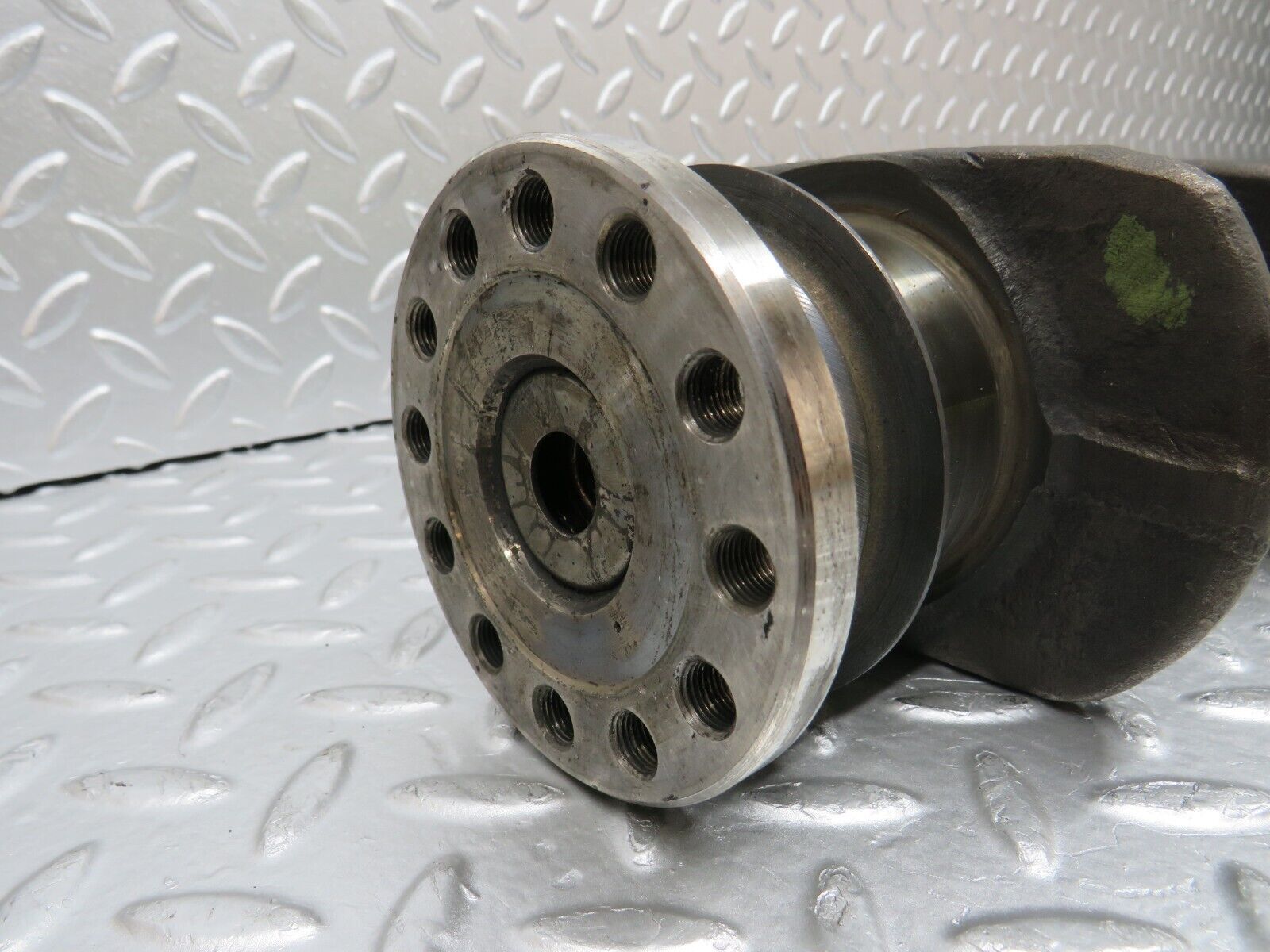 31137 Mercedes-Benz W123 200D Crankshaft 61516