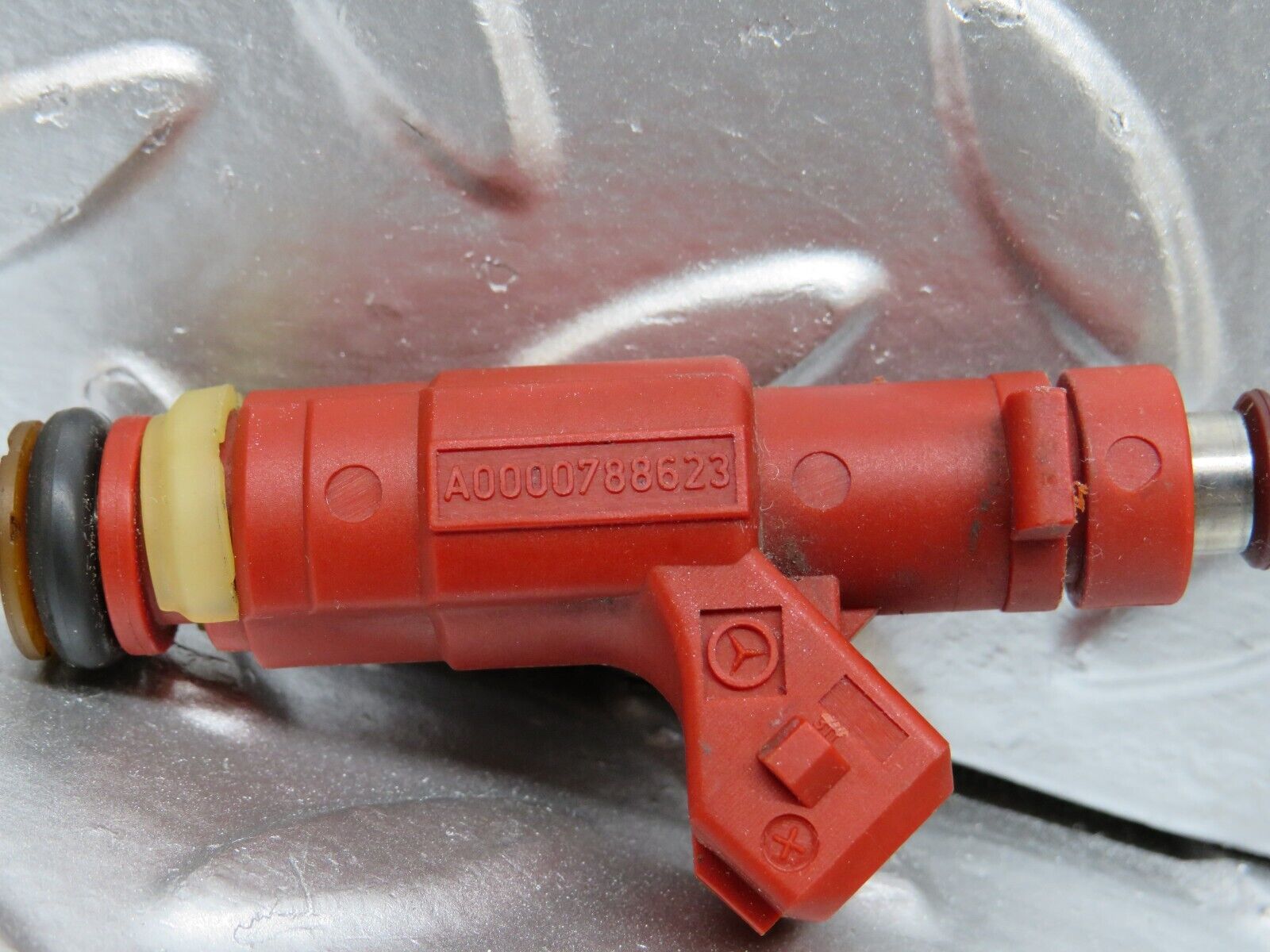 24911 Mercedes-Benz W140 S320 Fuel Injector Bosch 0000788623