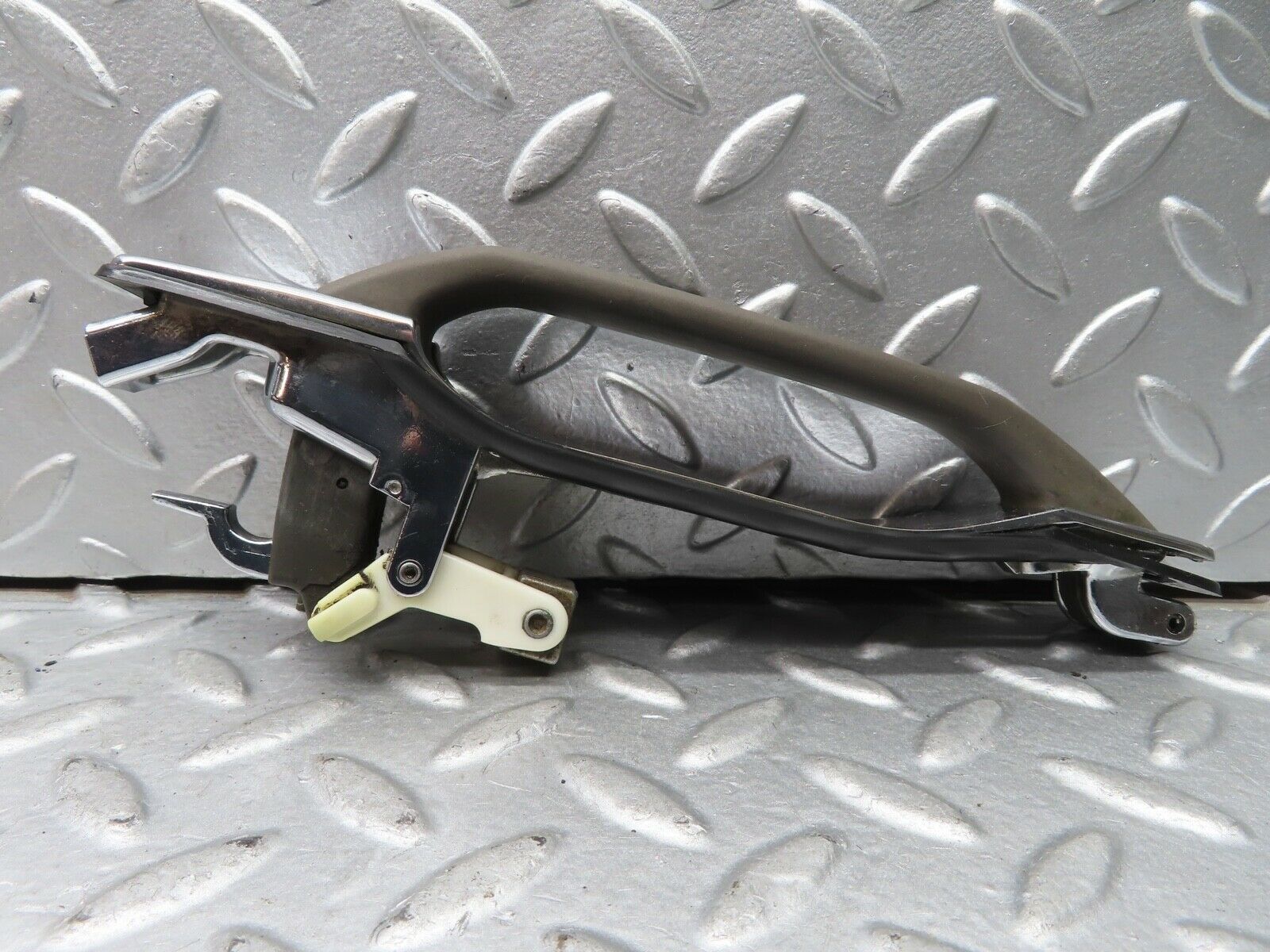 21541 Mercedes-Benz W126 300SE Rear Exterior Door Handle 1267608159