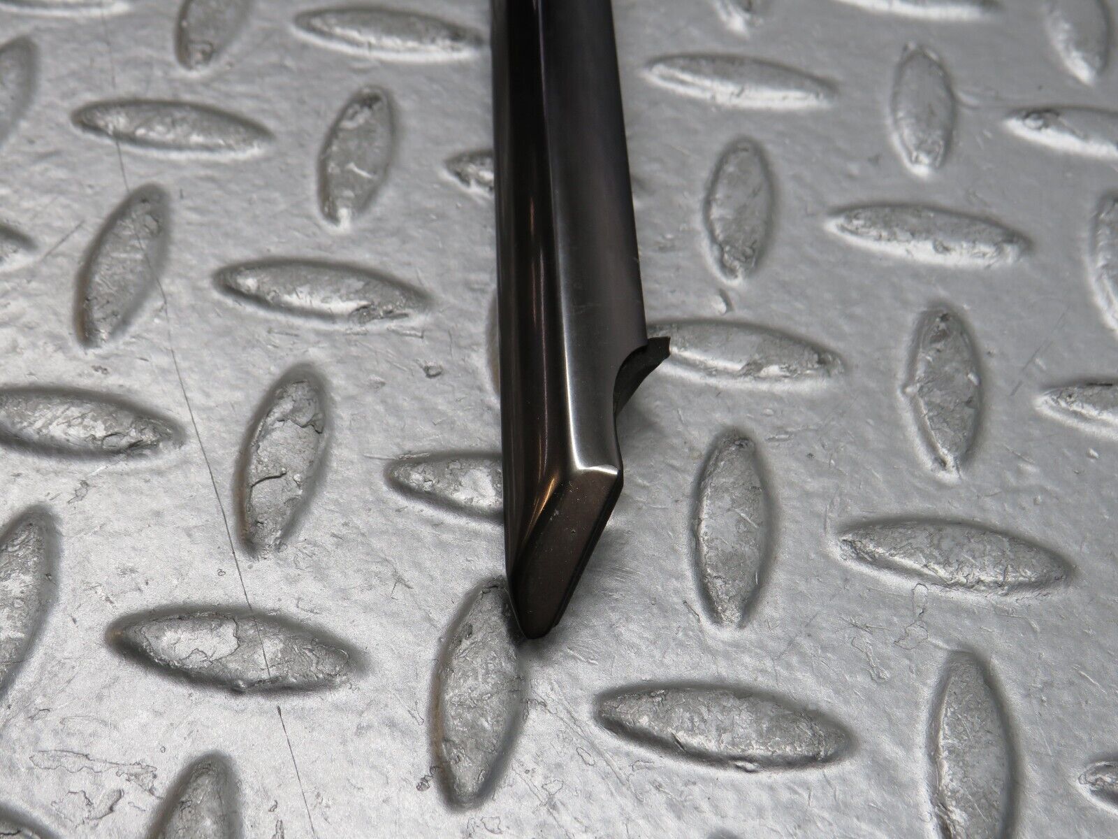 37890 Mercedes-Benz A124 320E Cabriolet Right Door Window Moulding Trim