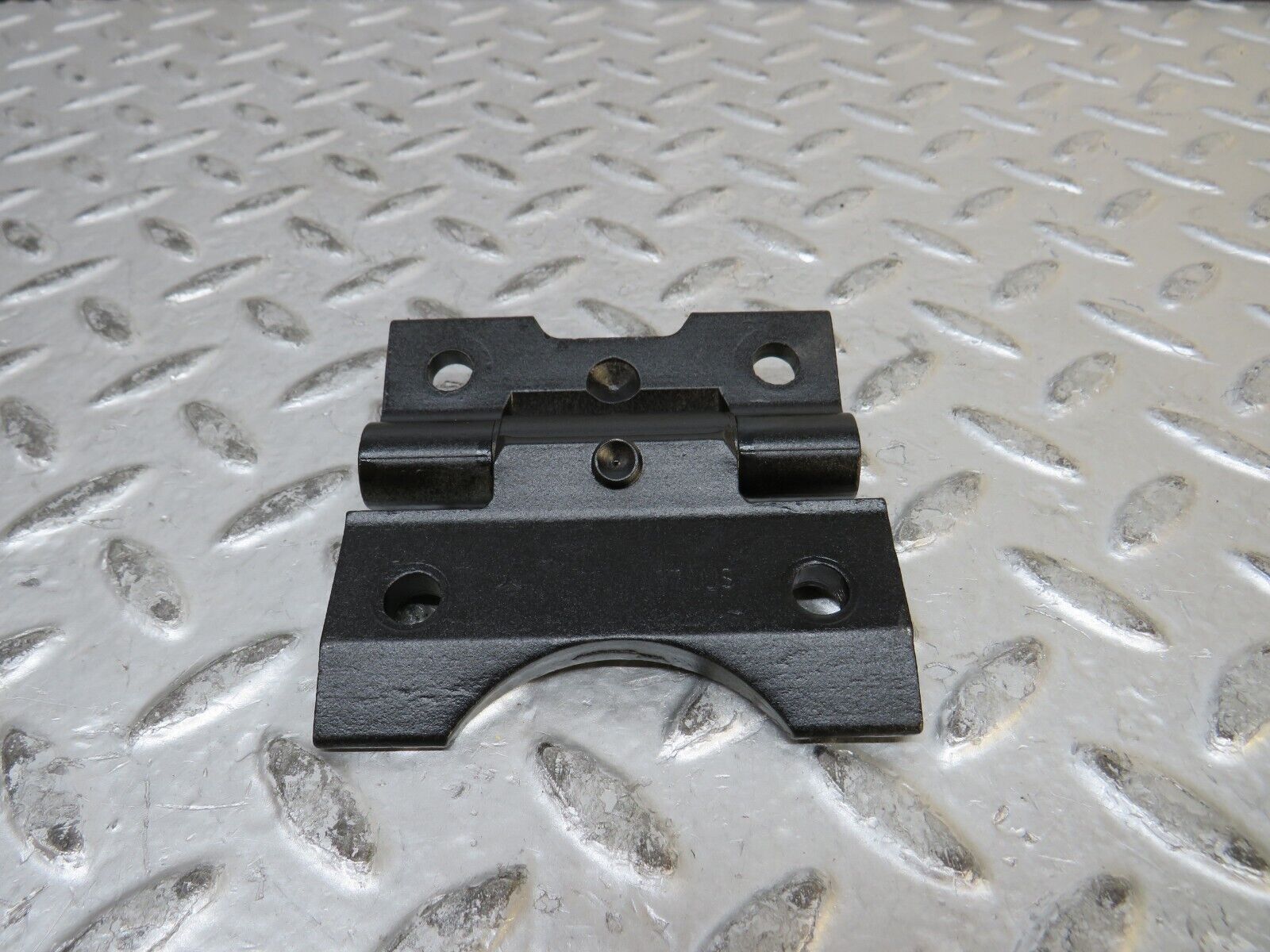 28786 Mercedes-Benz W123 230E Door Hinge 1237200037