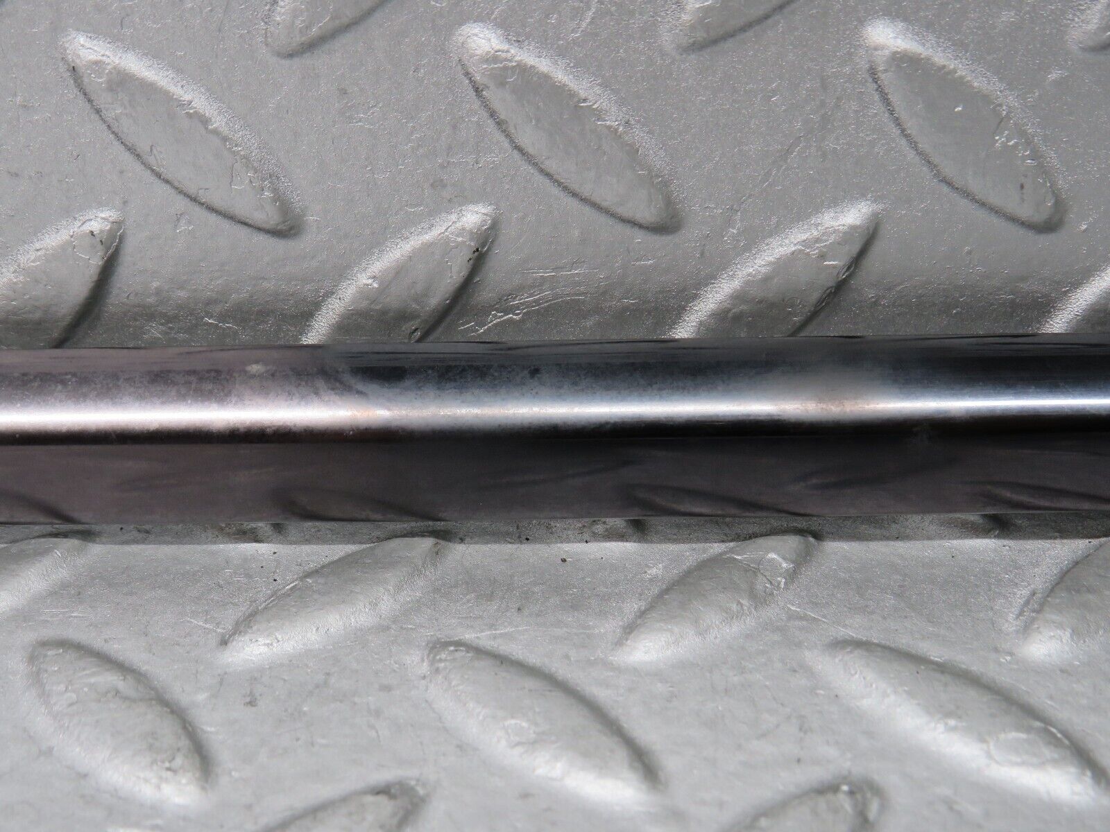 37890 Mercedes-Benz A124 320E Cabriolet Right Door Window Moulding Trim