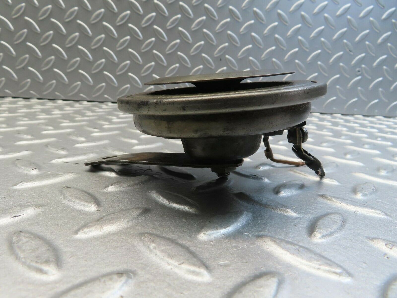 11529 Mercedes-Benz C123 230CE Coupe Horn