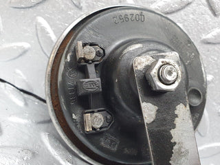 41544 Mercedes-Benz W124 200E Horn Hella 002952