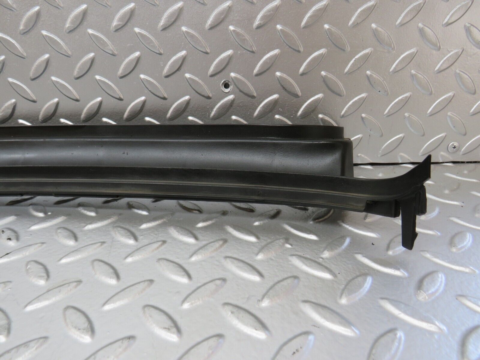 29613 Mercedes-Benz W124 230E Water Drain 1246202667 1246200978 1246200778