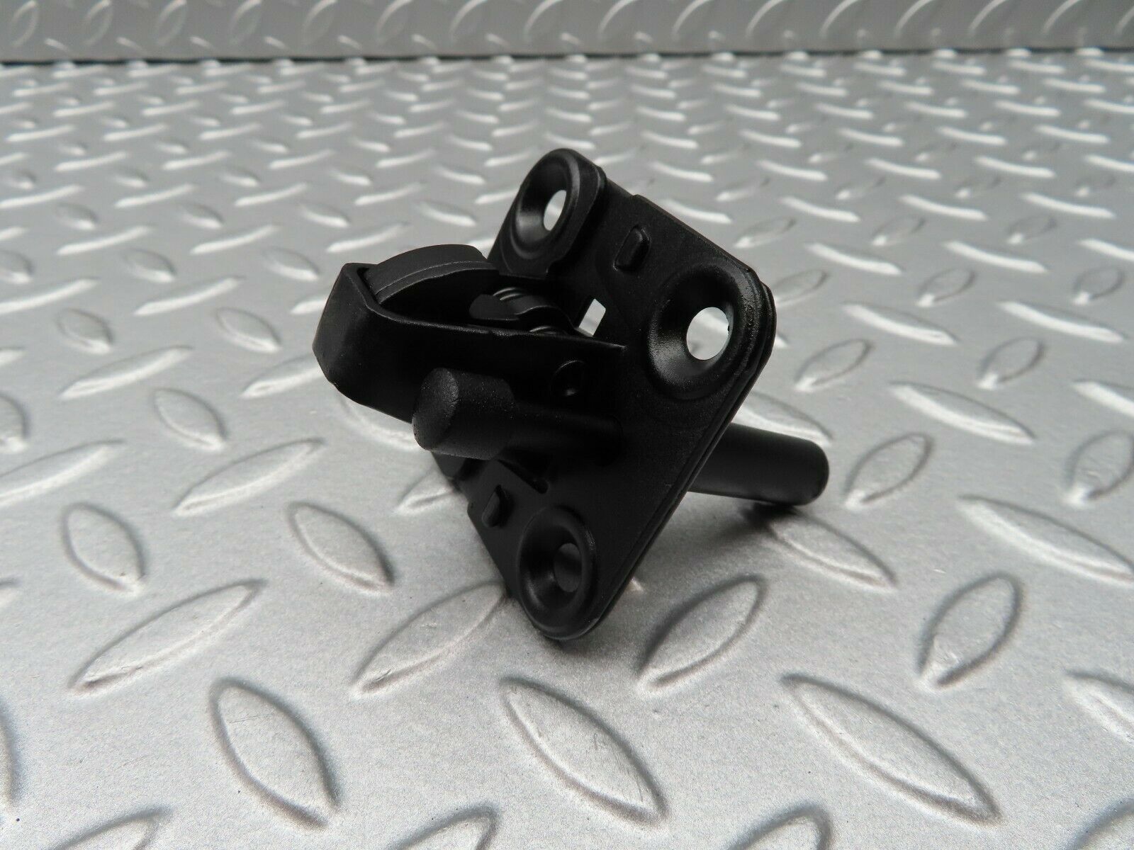 5146 Mercedes-Benz R107 350SL Coupe Bonnet Lock Catch