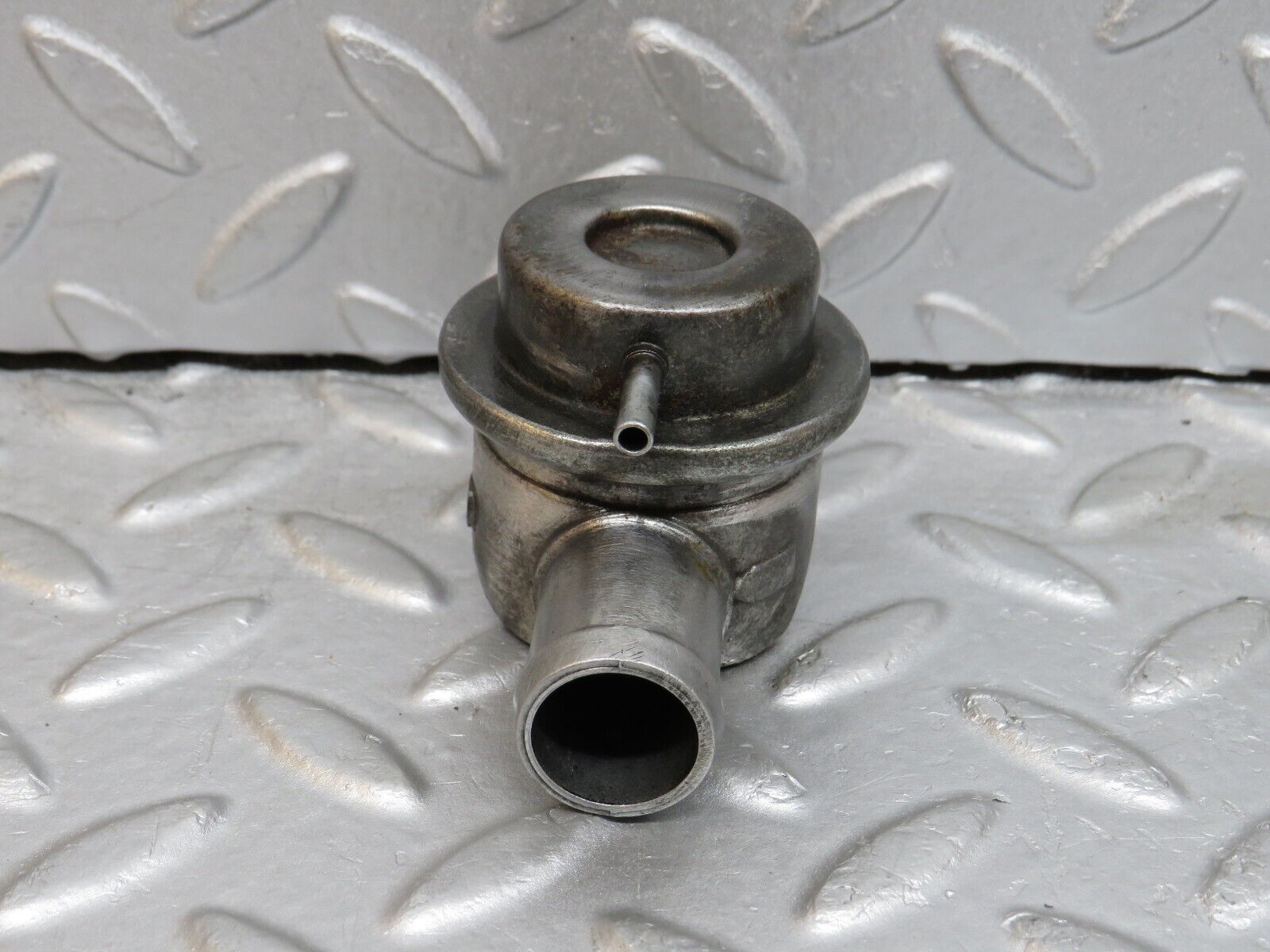 38111 Mercedes-Benz A124 320E Cabriolet EGR Exhaust Gas Recirculation Valve