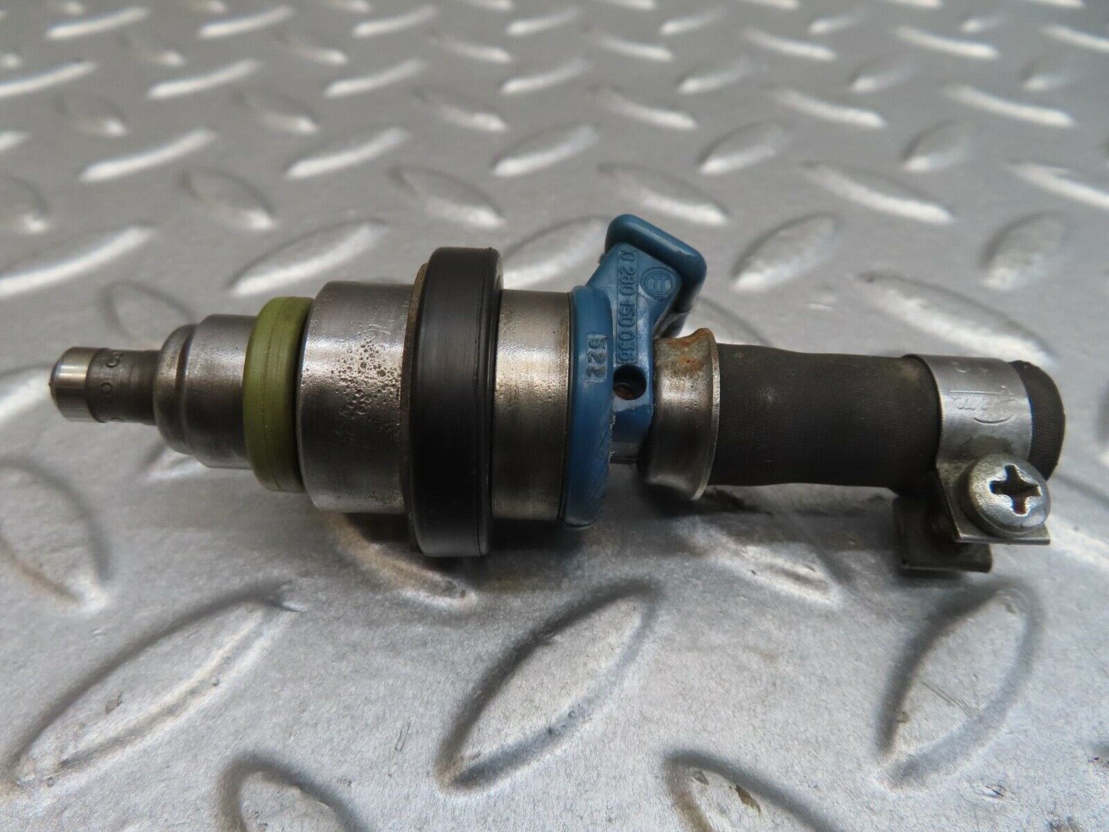 13750 Mercedes-Benz R107 450SL  Fuel Injector Bosch 0280150036