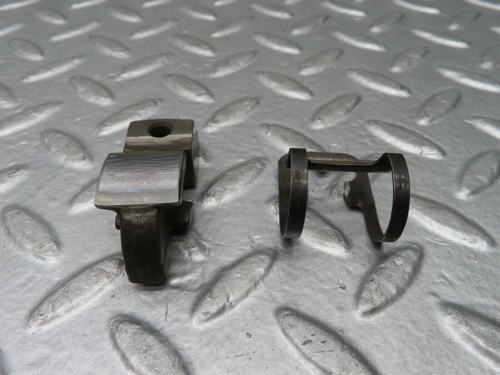 20724 Mercedes-Benz R107 450SL Valve Rocker Arm With Retaining Spring