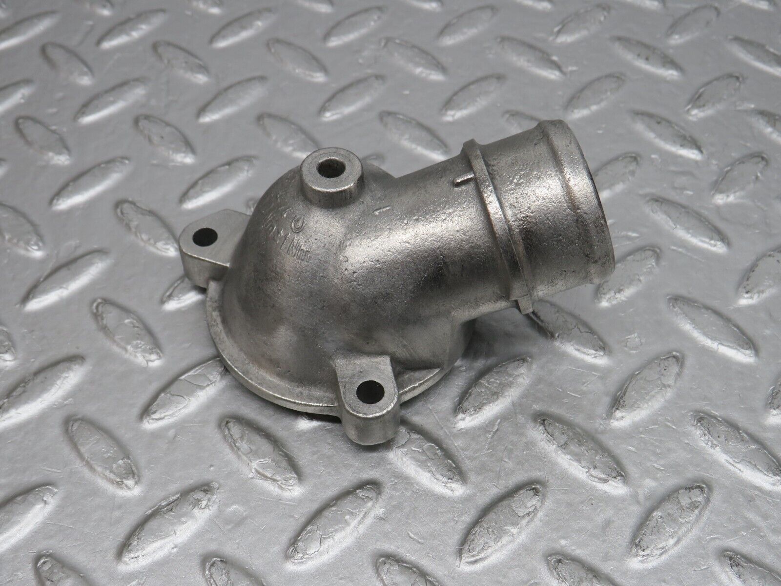 38109 Mercedes-Benz A124 320E Cabriolet Thermostat Housing 1032030274