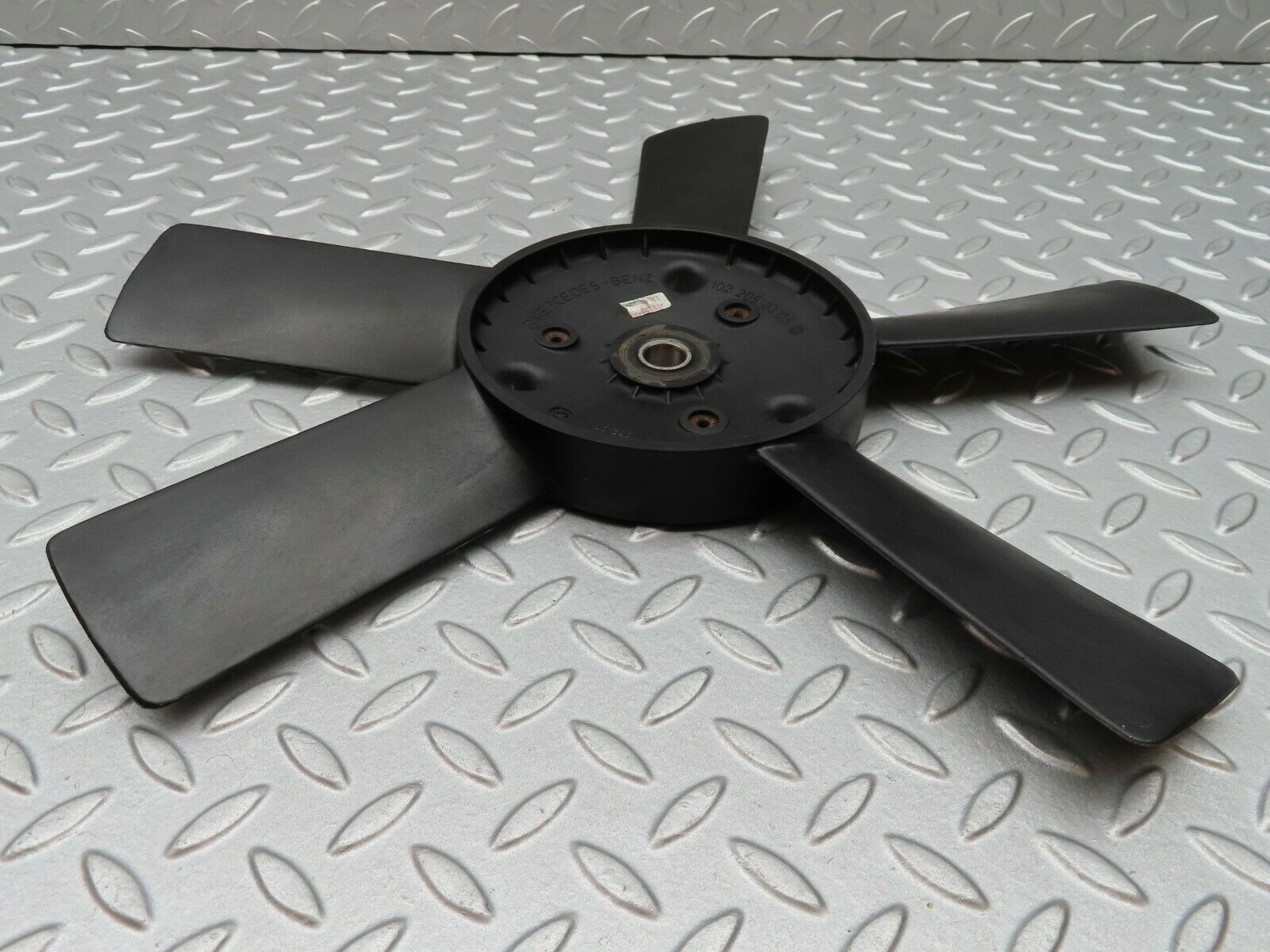 3912 Mercedes-Benz S123 200T Wagon Engine Cooling Fan 1022050306