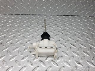 41010 Mercedes-Benz W126 300SE Front Left Door Lock Vacuum Actuator