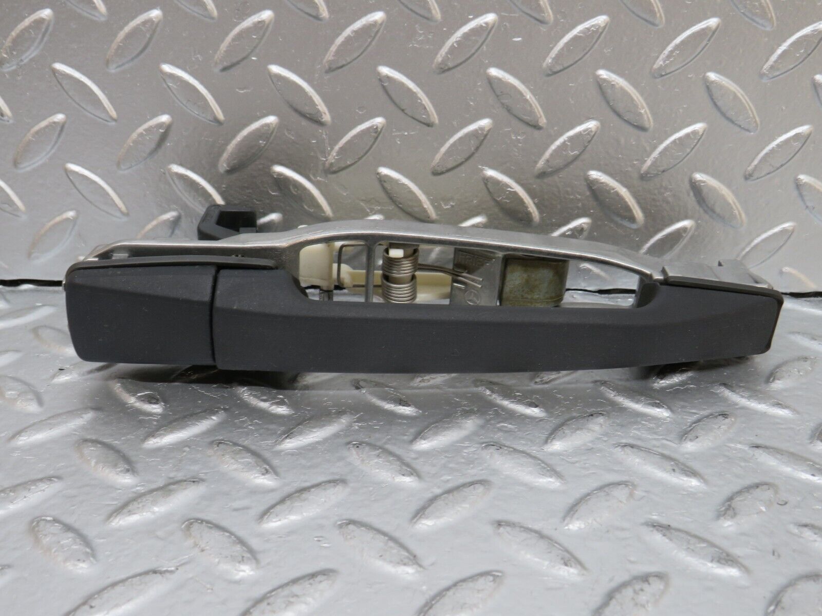 29323 Mercedes-Benz W124 230E Rear Left Exterior Door Handle