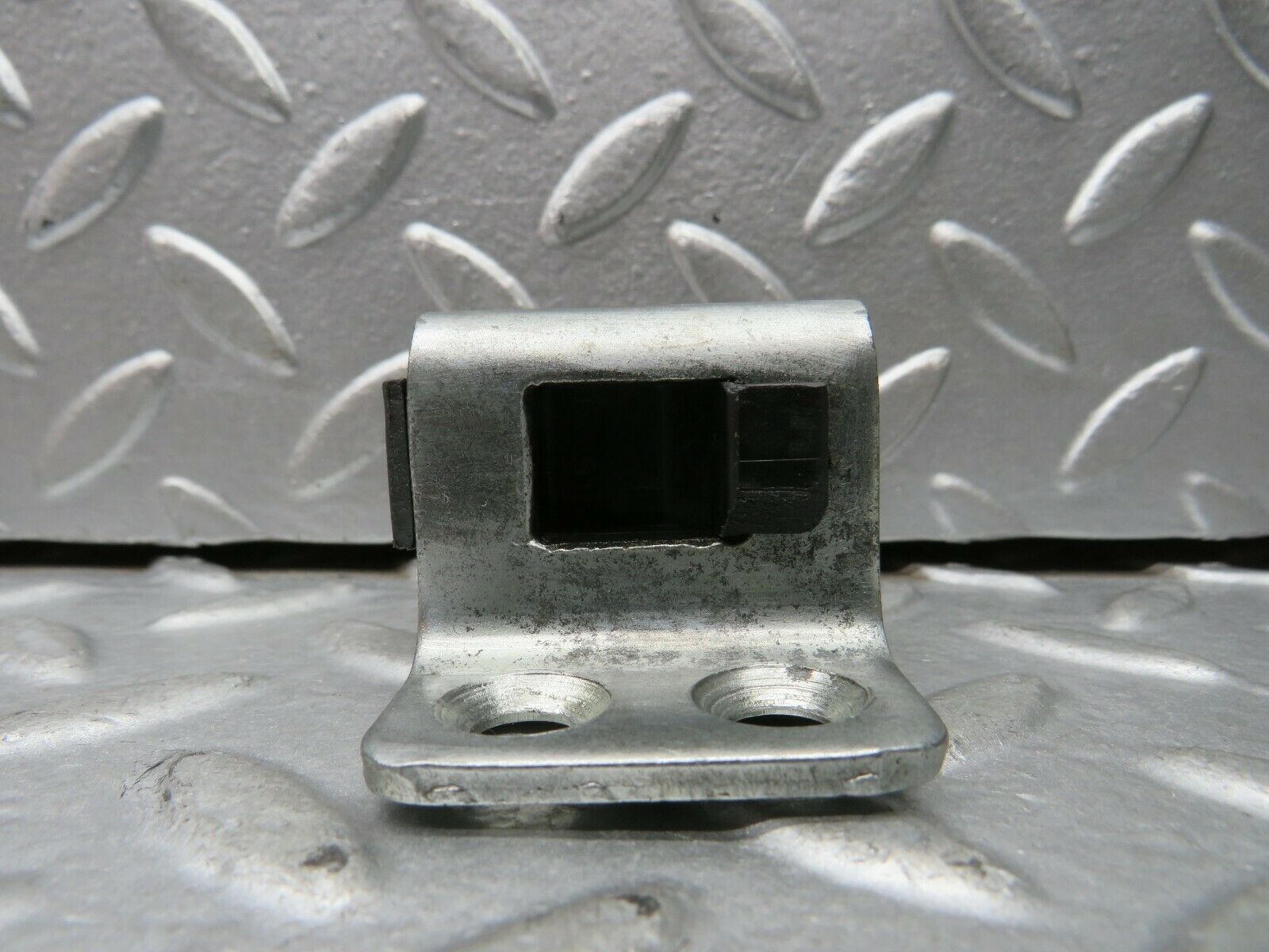22167 Mercedes-Benz S123 280TE Wagon Door Lock Latch Right Side