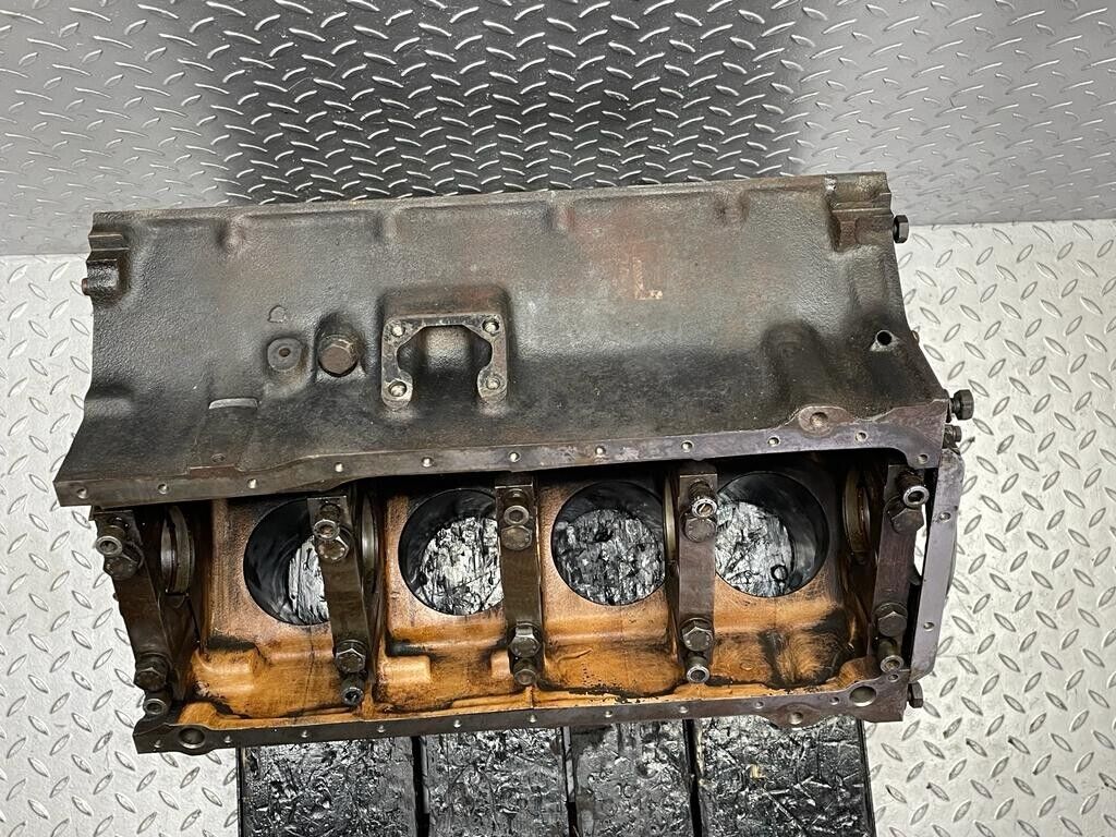 0205 Mercedes-Benz W116 350SE Engine Block M116.985 1160111001