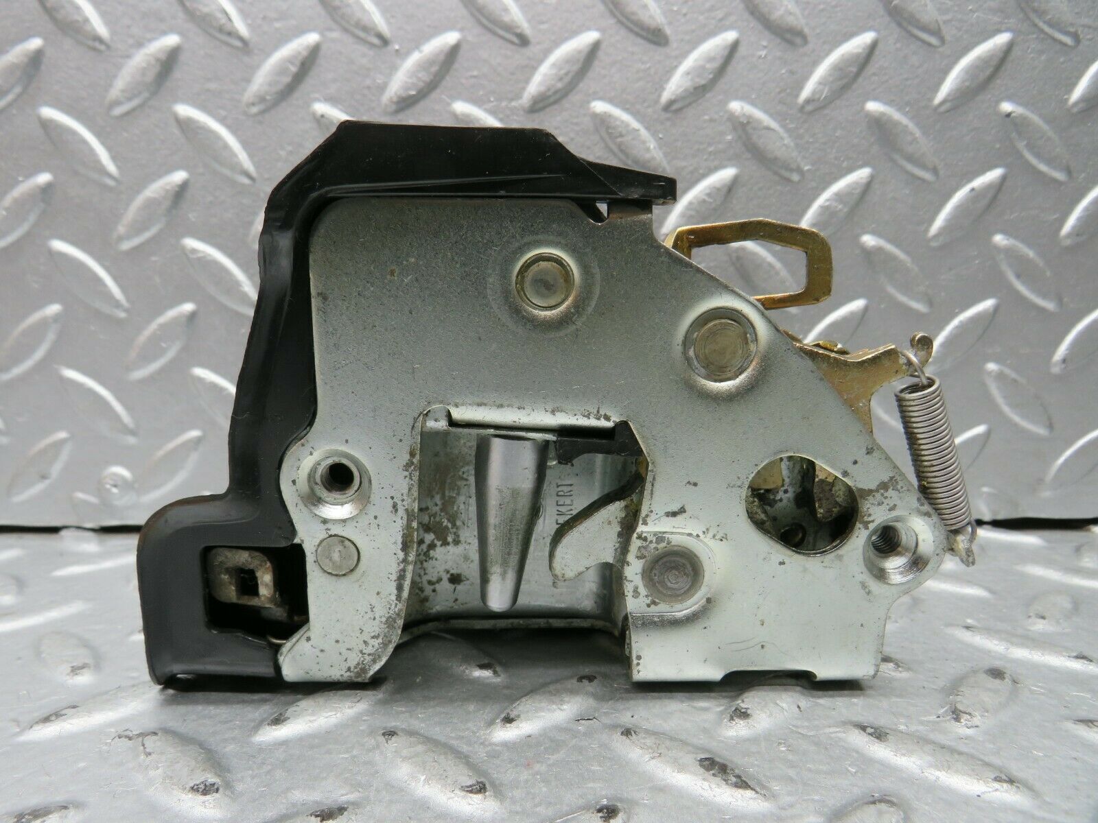 21982 Mercedes-Benz S123 280TE Rear Right Door Lock Mechanism 1237230208