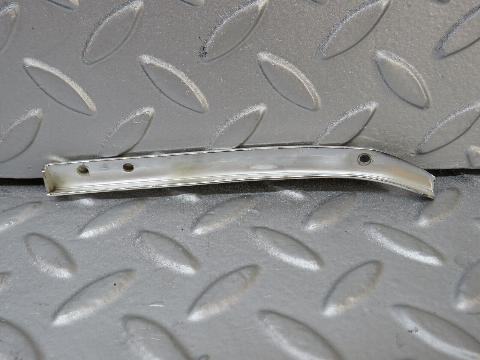 35943 Mercedes-Benz W108 Dashboard Chrome Trim