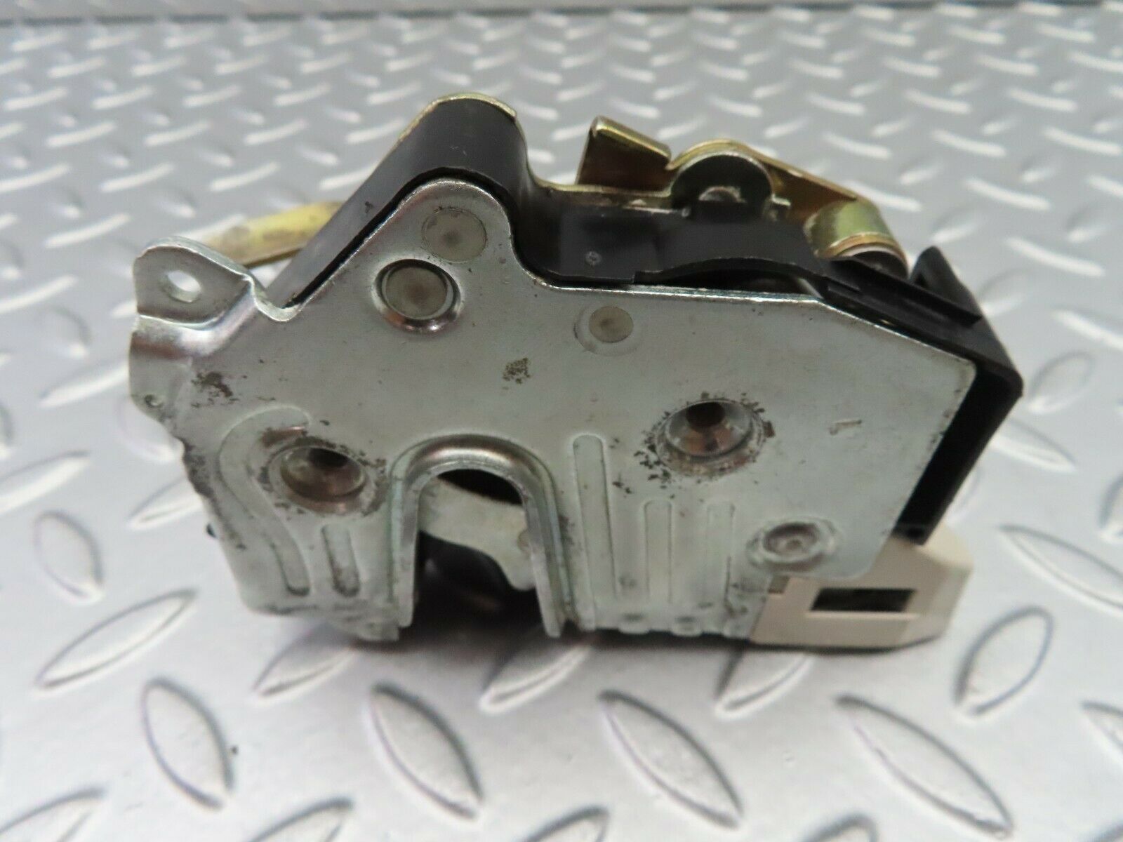 6603 Mercedes-Benz S124 E220 Wagon Rear Left Door Lock Mechanism