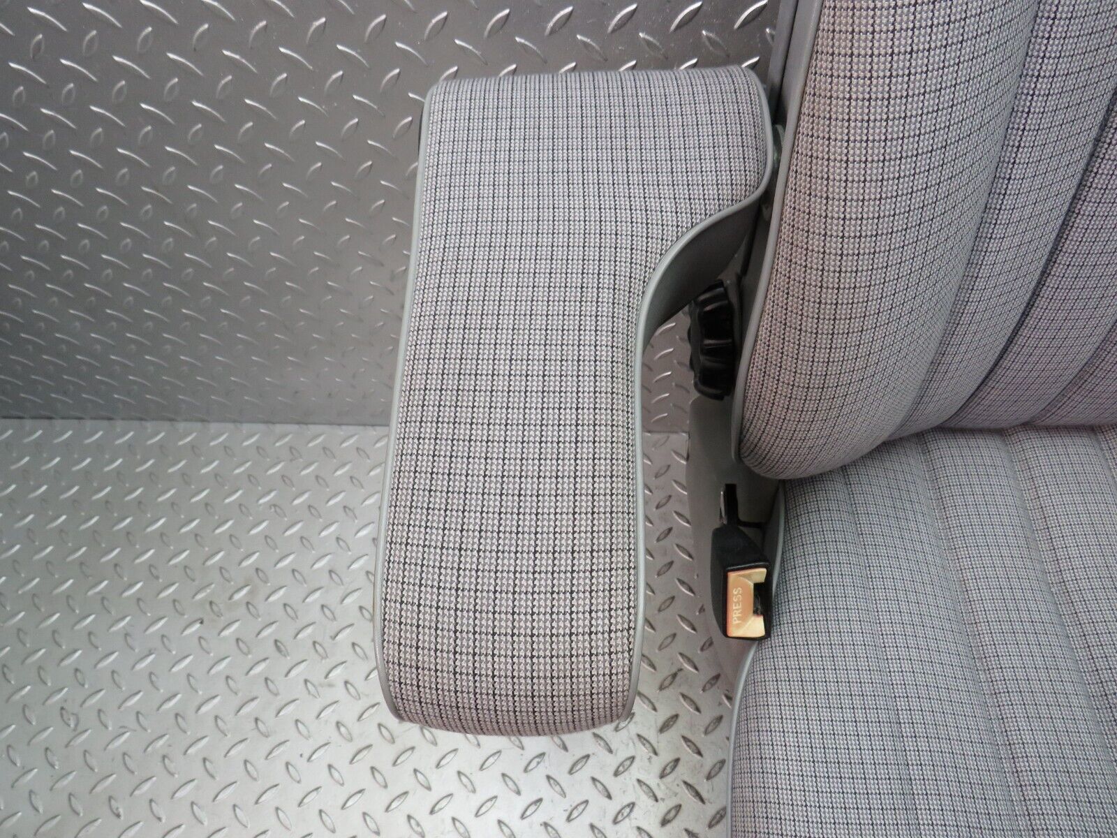 33705 Mercedes-Benz W201 190E 2.0L Front Left Passenger Seat Grey
