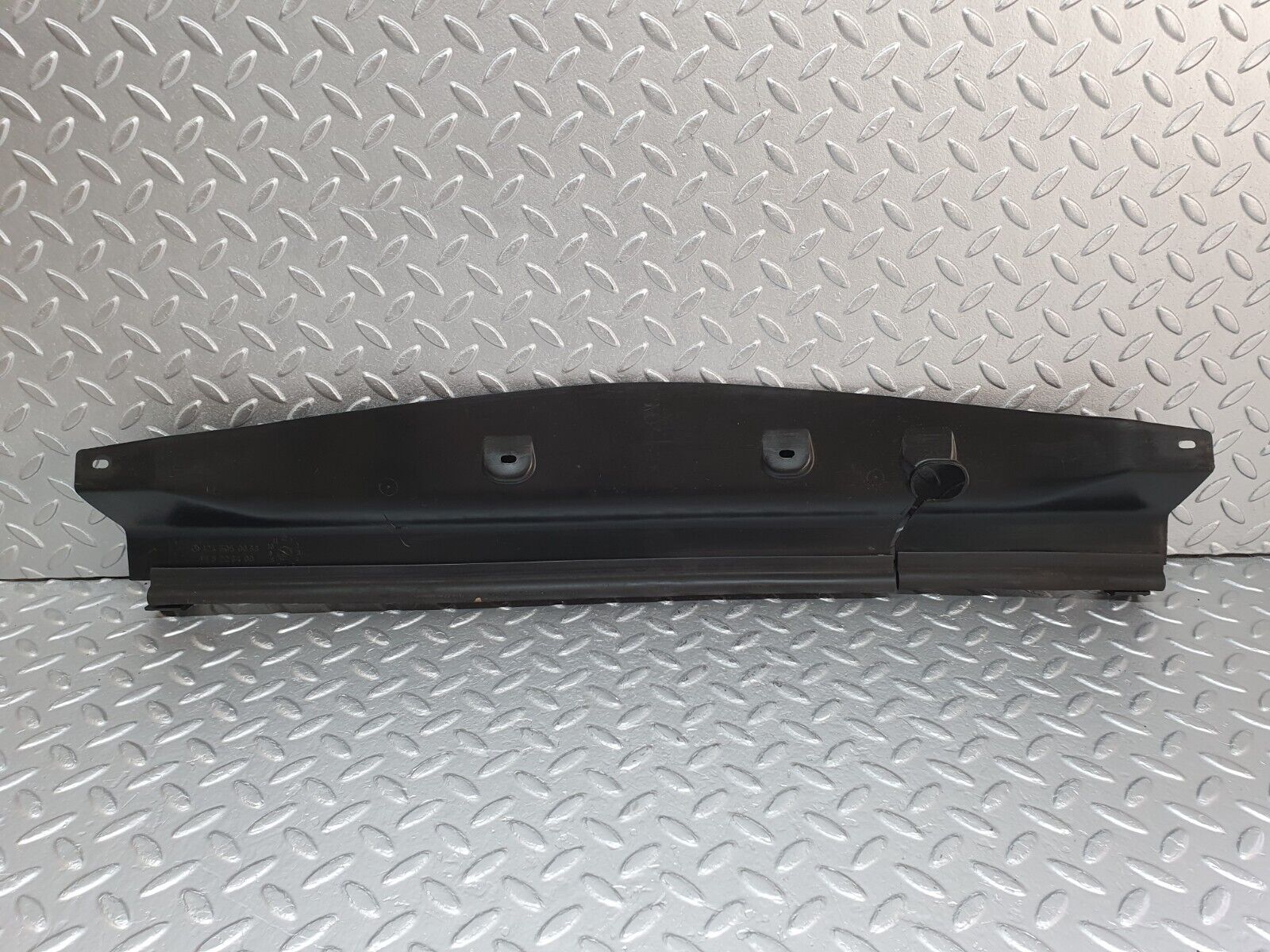 41568 Mercedes-Benz W124 200E Radiator Fan Shroud Cover Trim 1245050088