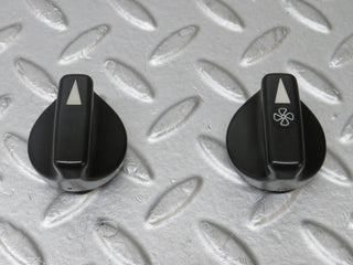 W126 heater control knob pair used OEM